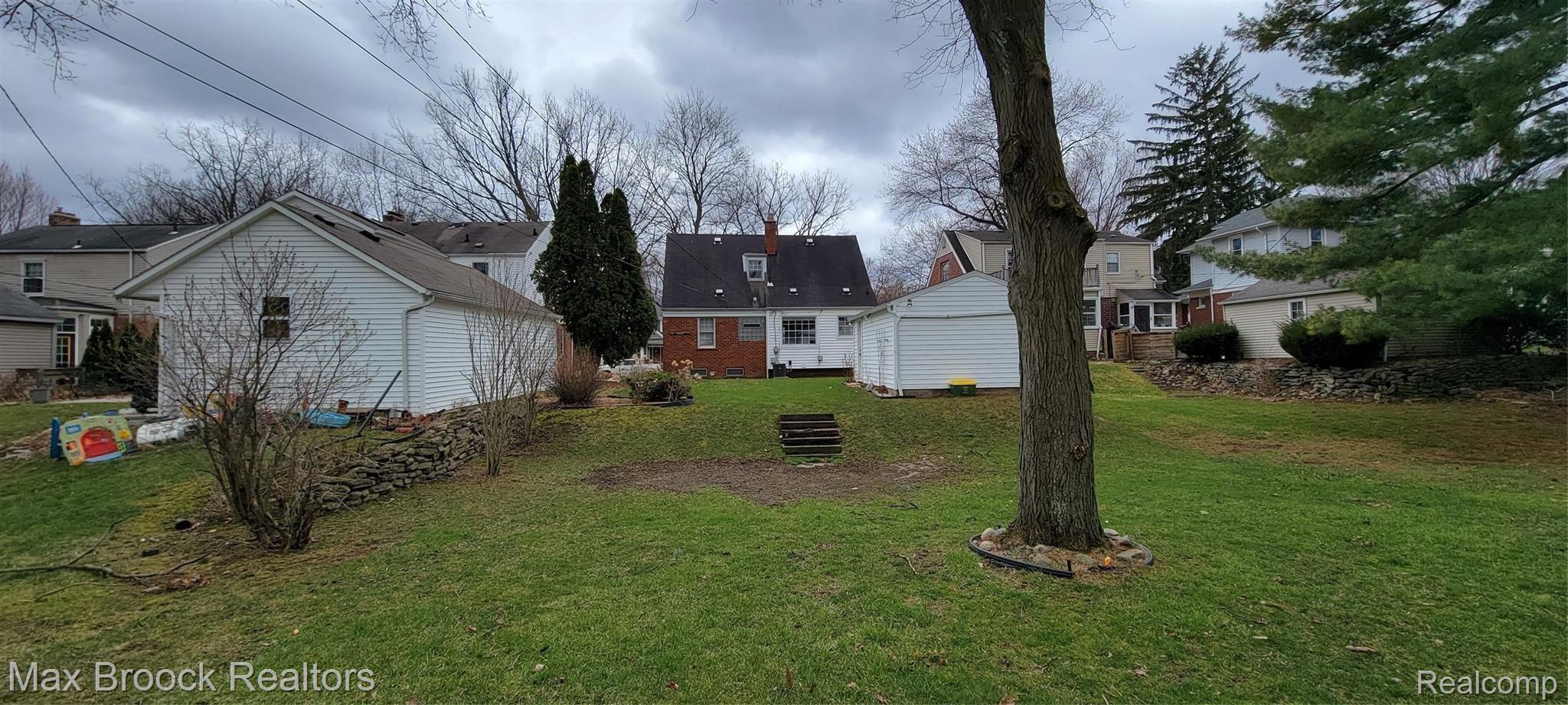 308 ROYAL Avenue