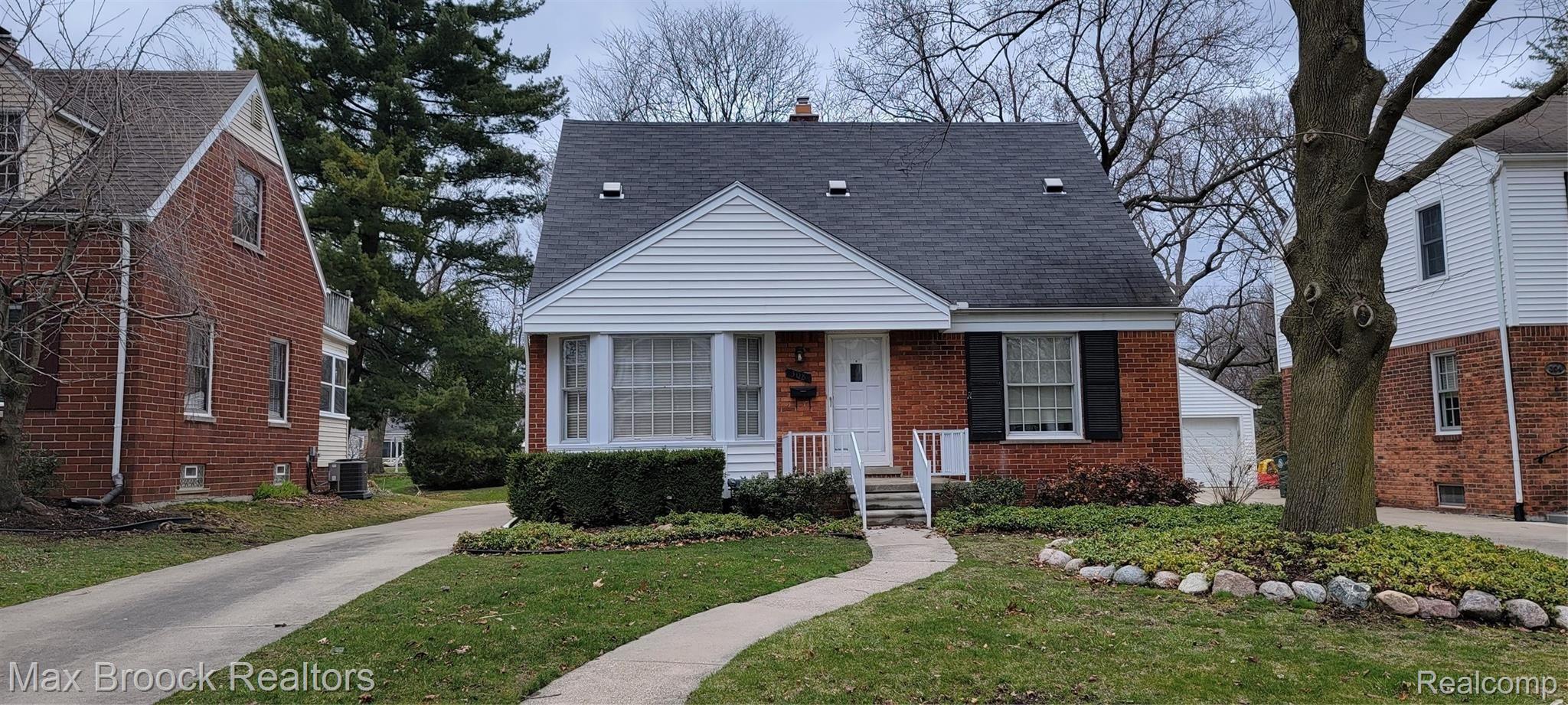 308 ROYAL Avenue