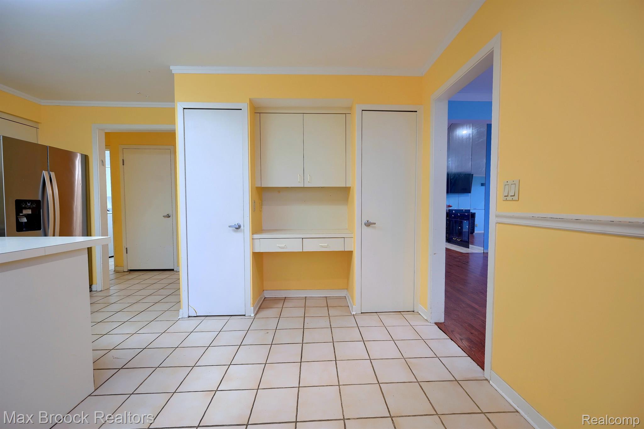30452 STRATFORD Court