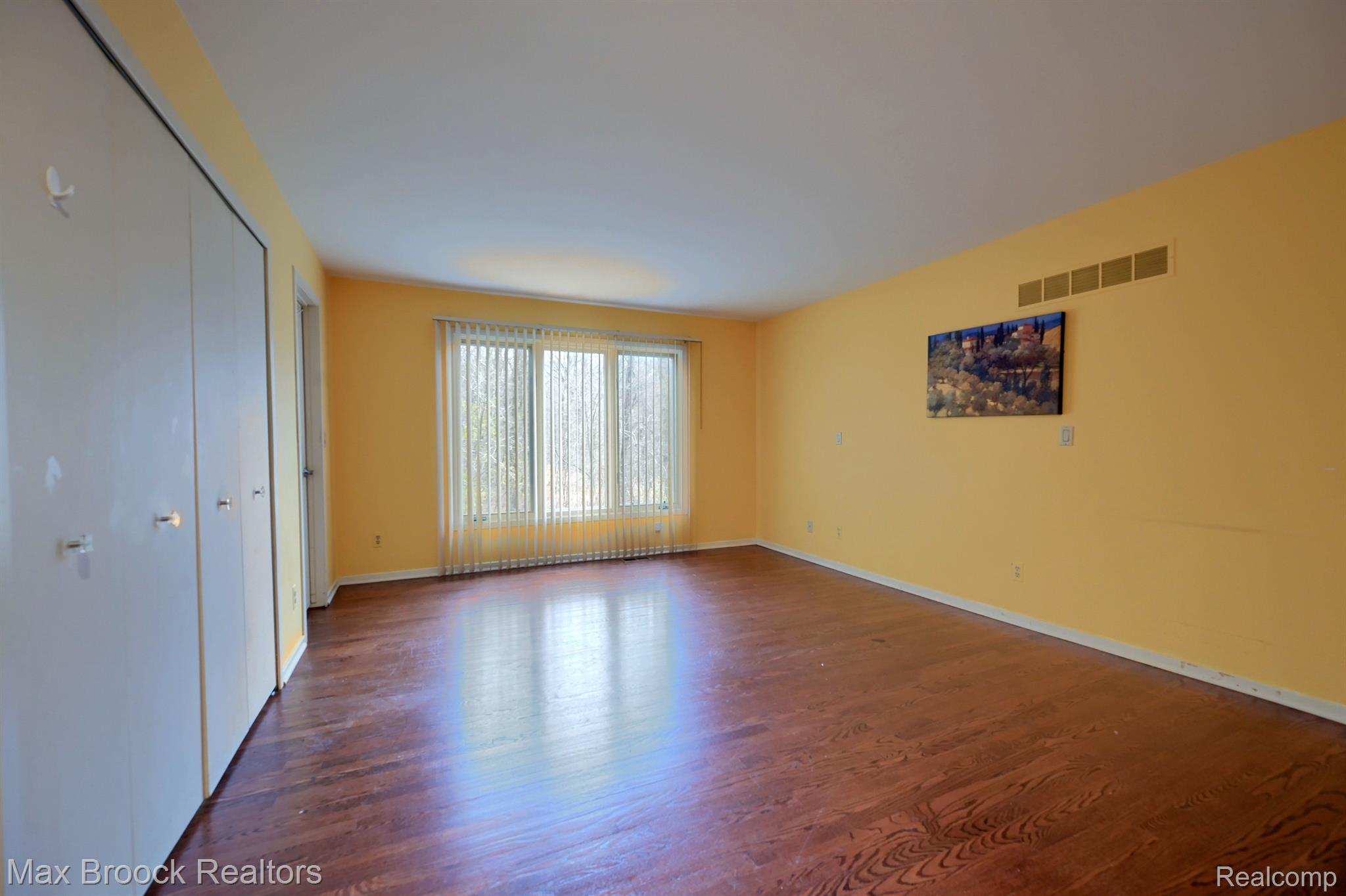 30452 STRATFORD Court