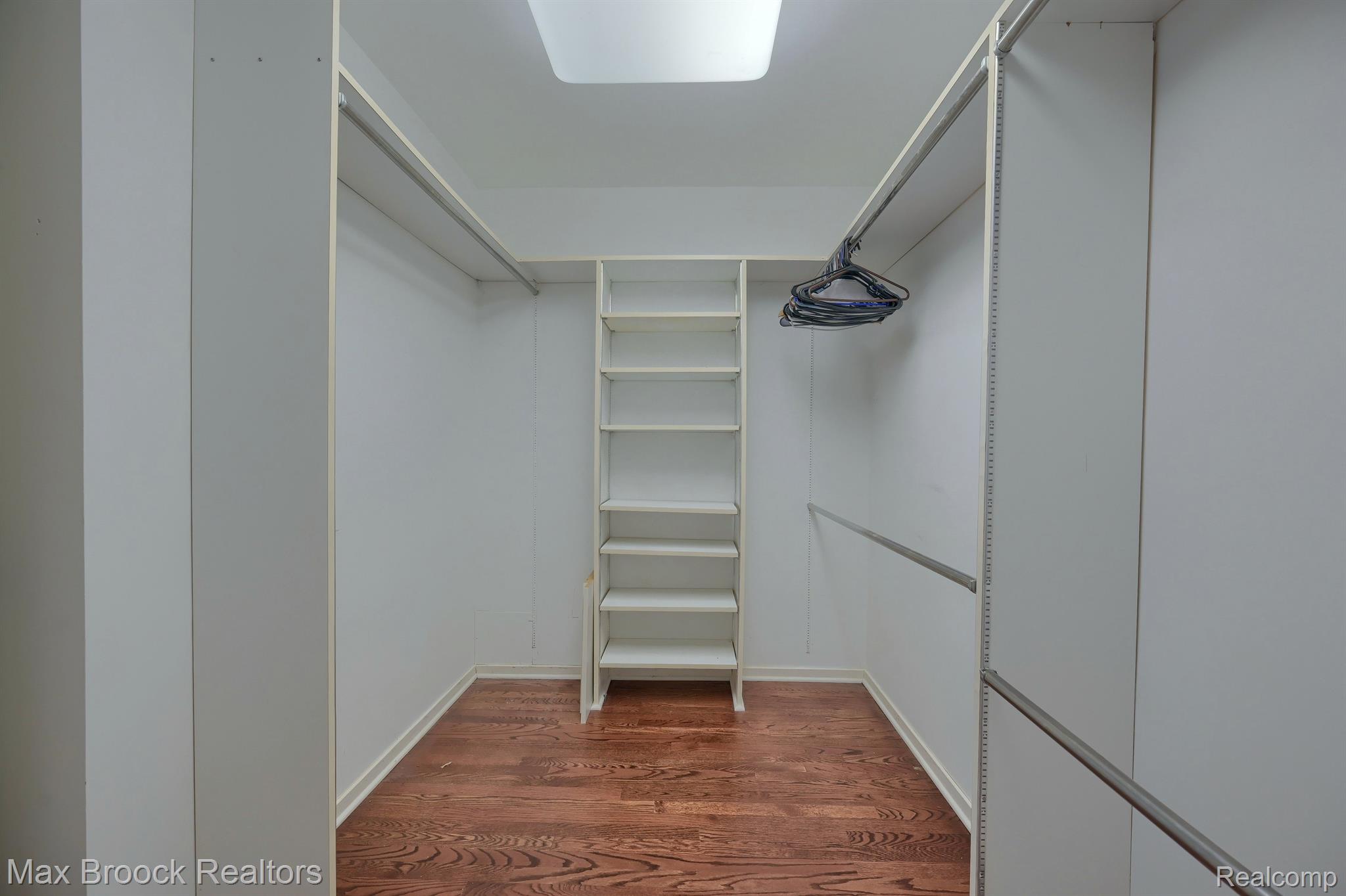 30452 STRATFORD Court