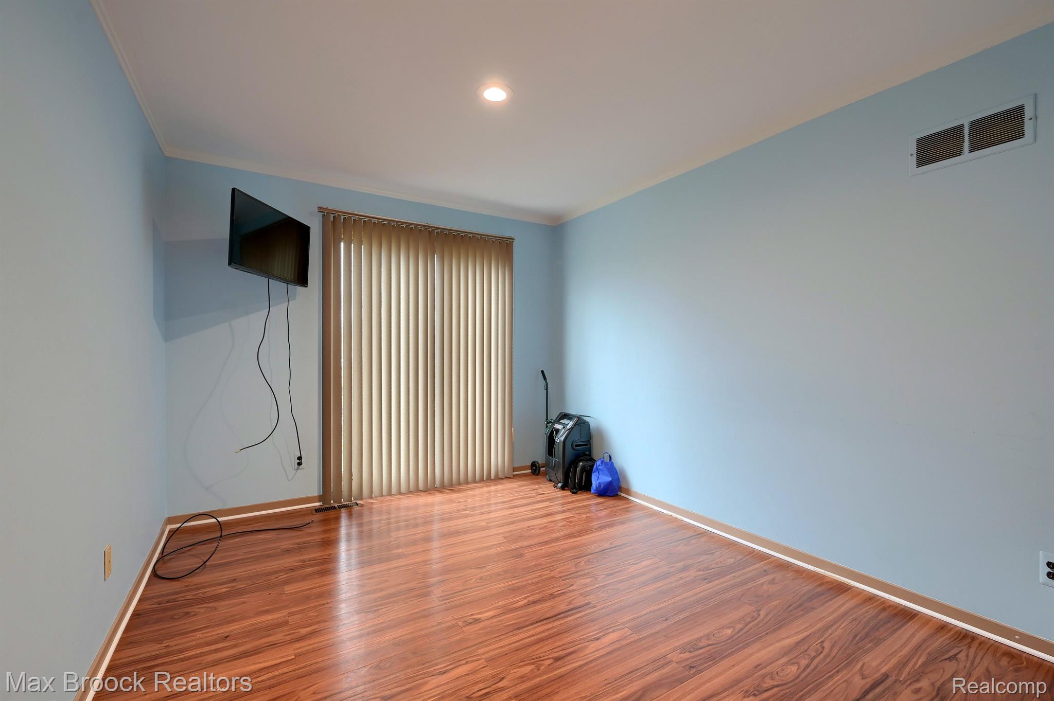 30452 STRATFORD Court