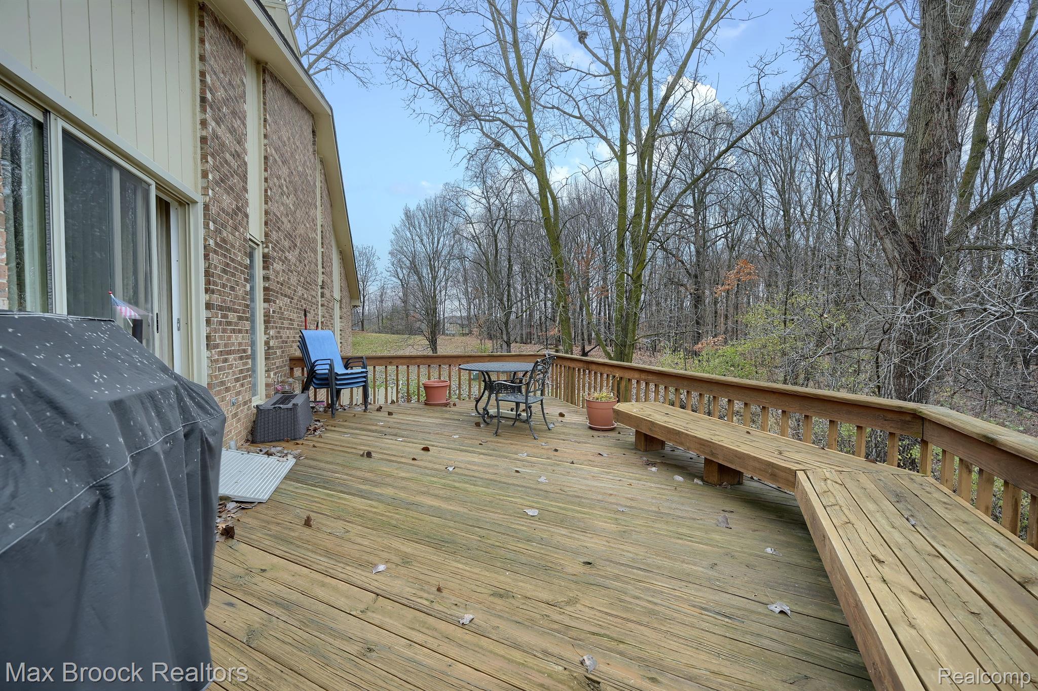 30452 STRATFORD Court