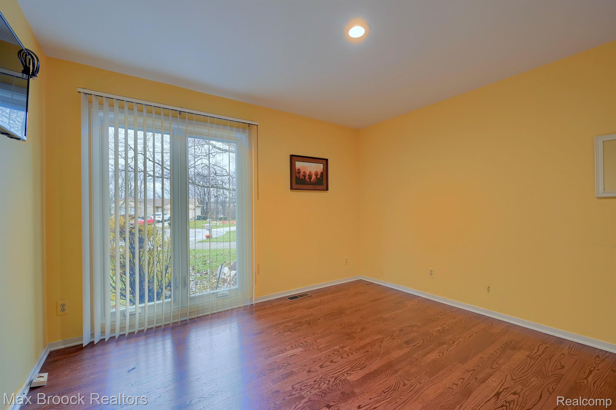 30452 STRATFORD Court
