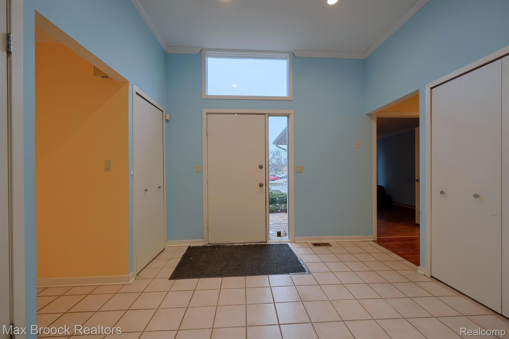 30452 STRATFORD Court