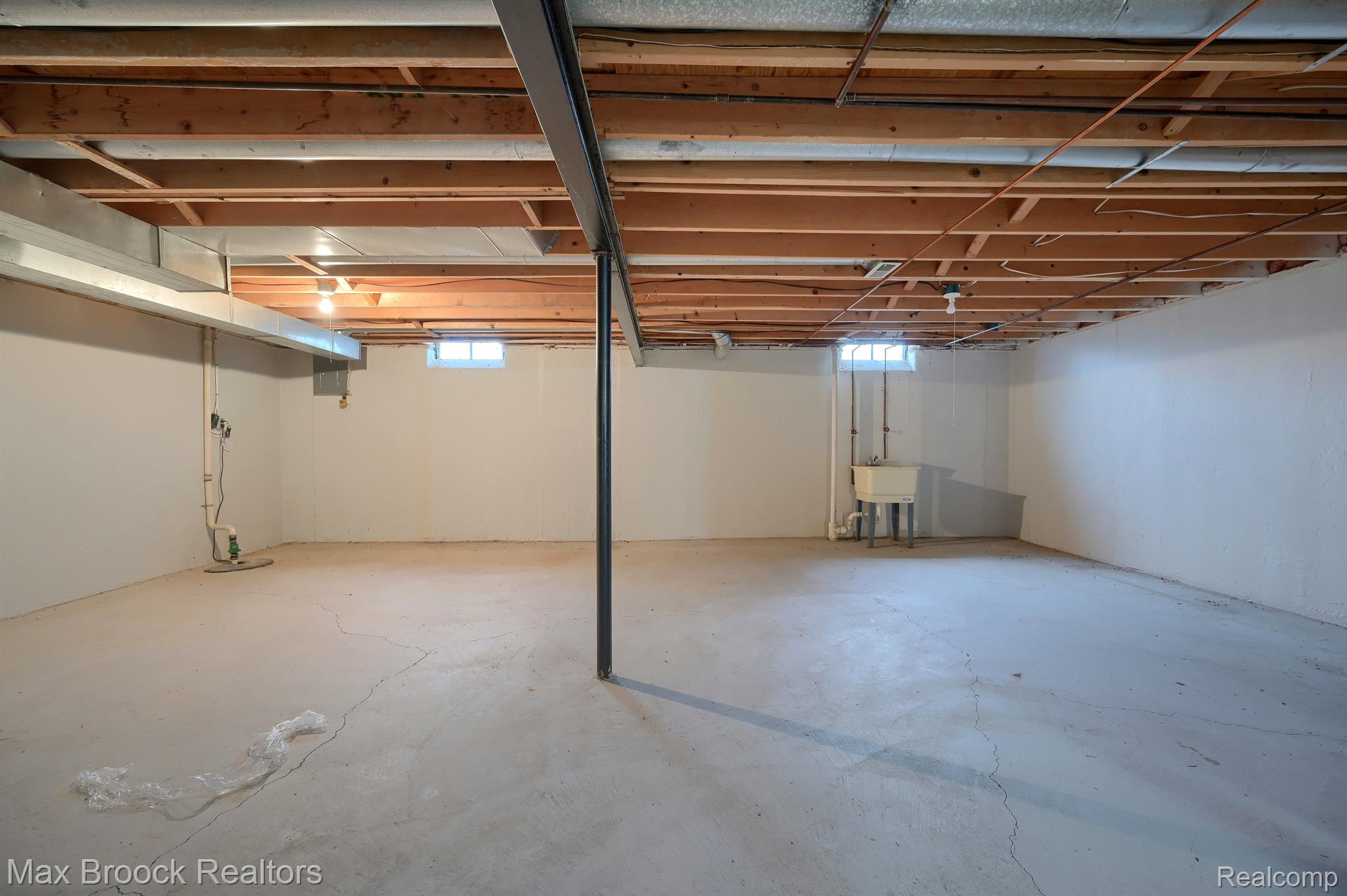 30452 STRATFORD Court