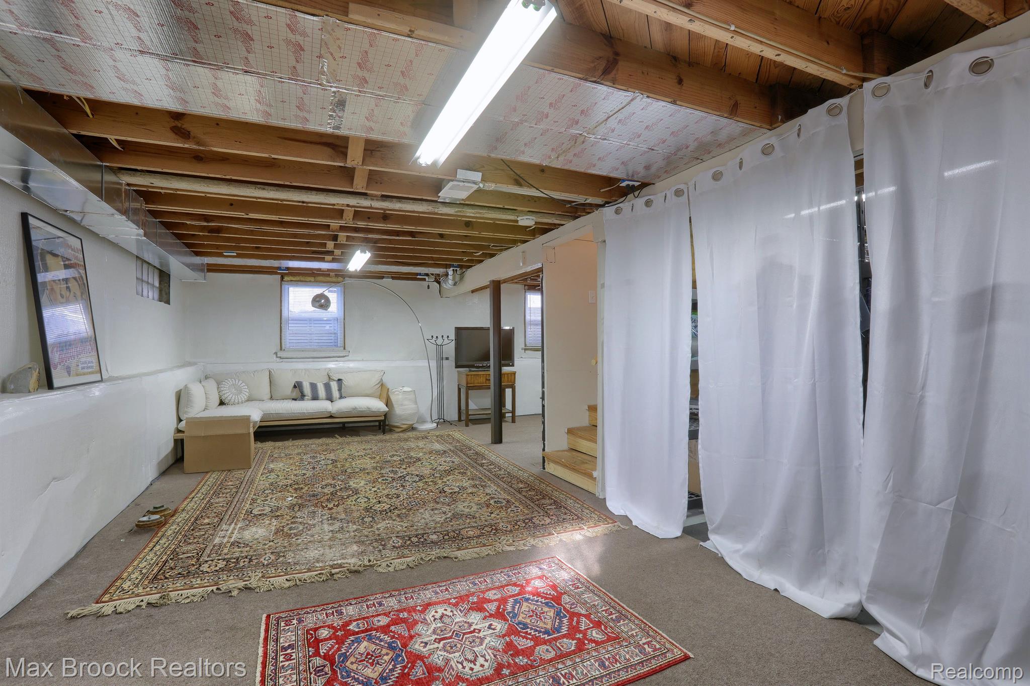 3072 GARDNER Avenue