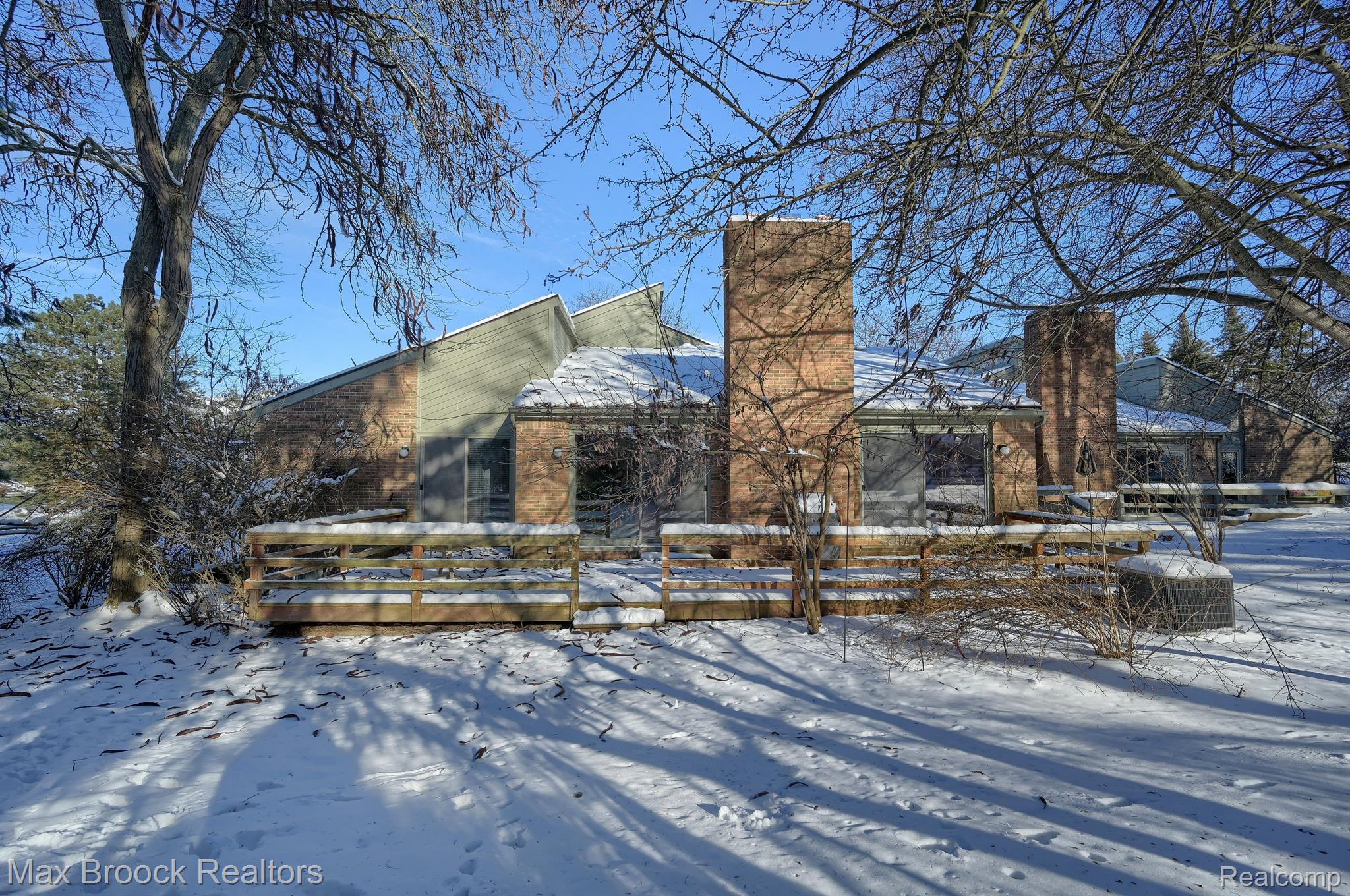3579 WABEEK LAKE Drive W
