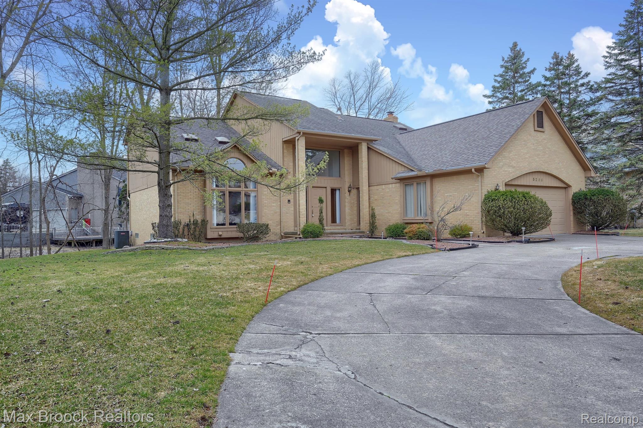 5269 POND BLUFF Drive