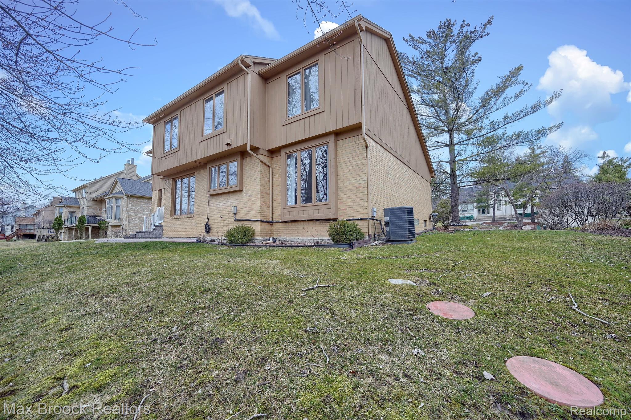 5269 POND BLUFF Drive