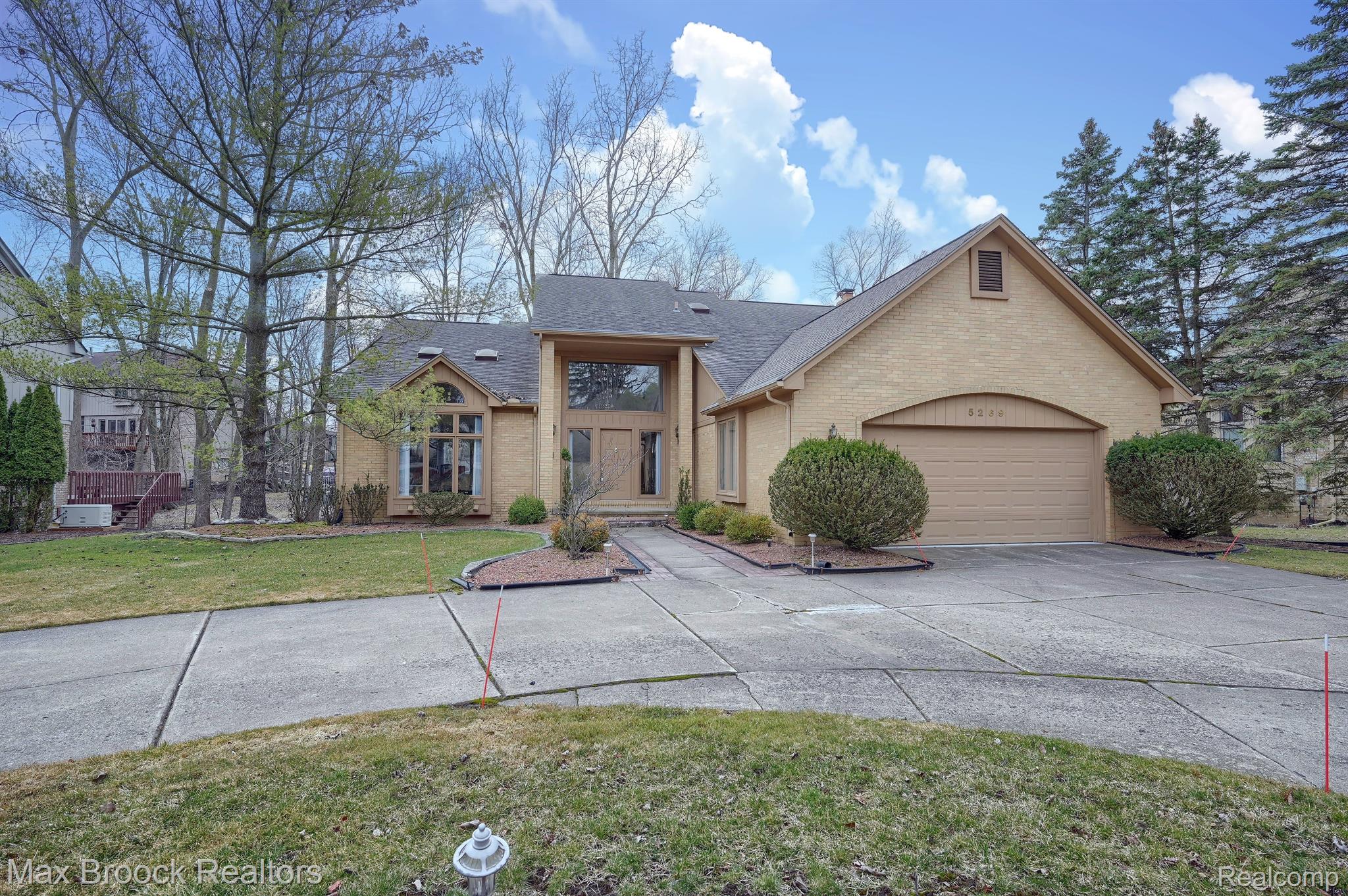 5269 POND BLUFF Drive