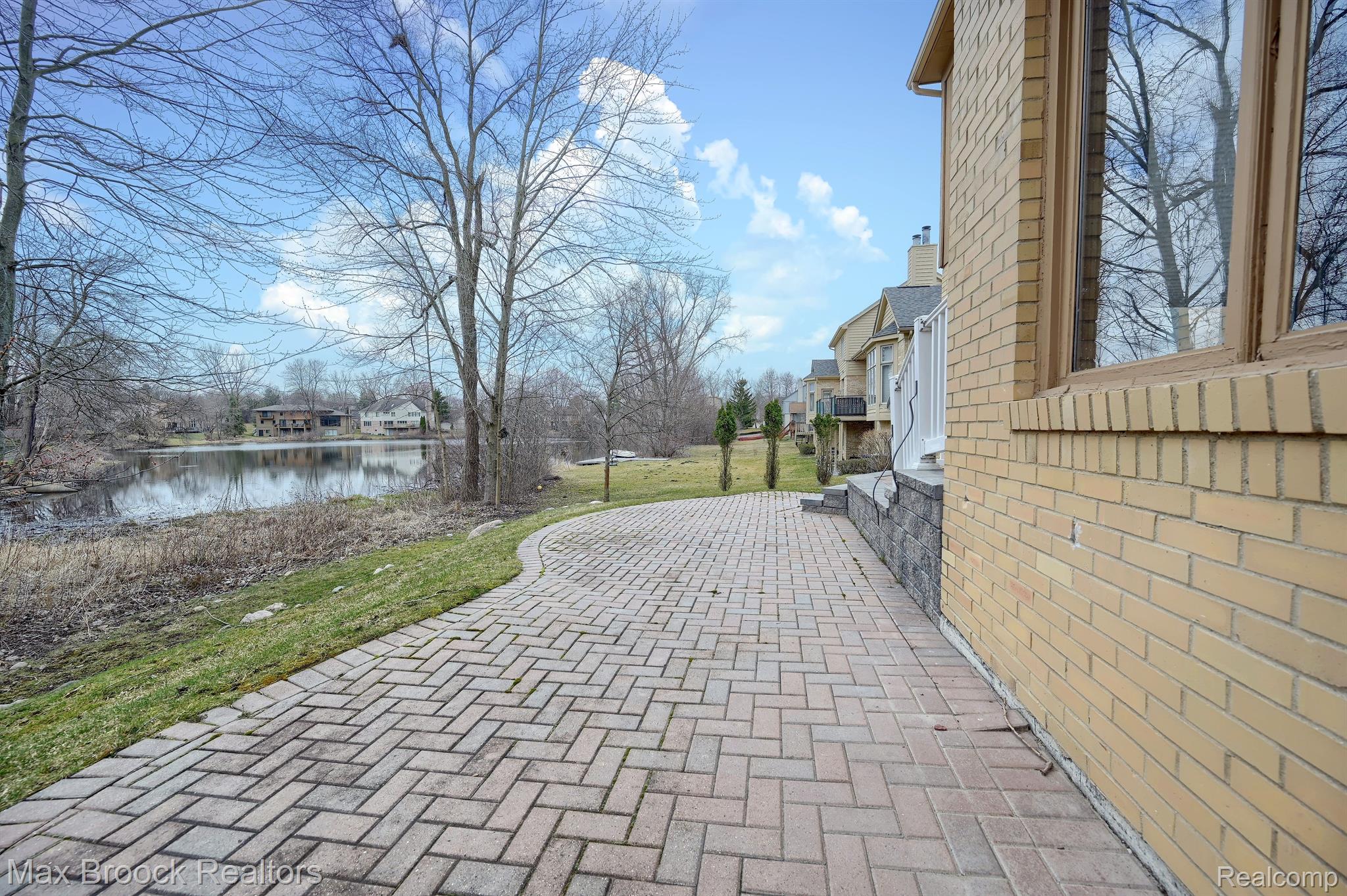 5269 POND BLUFF Drive