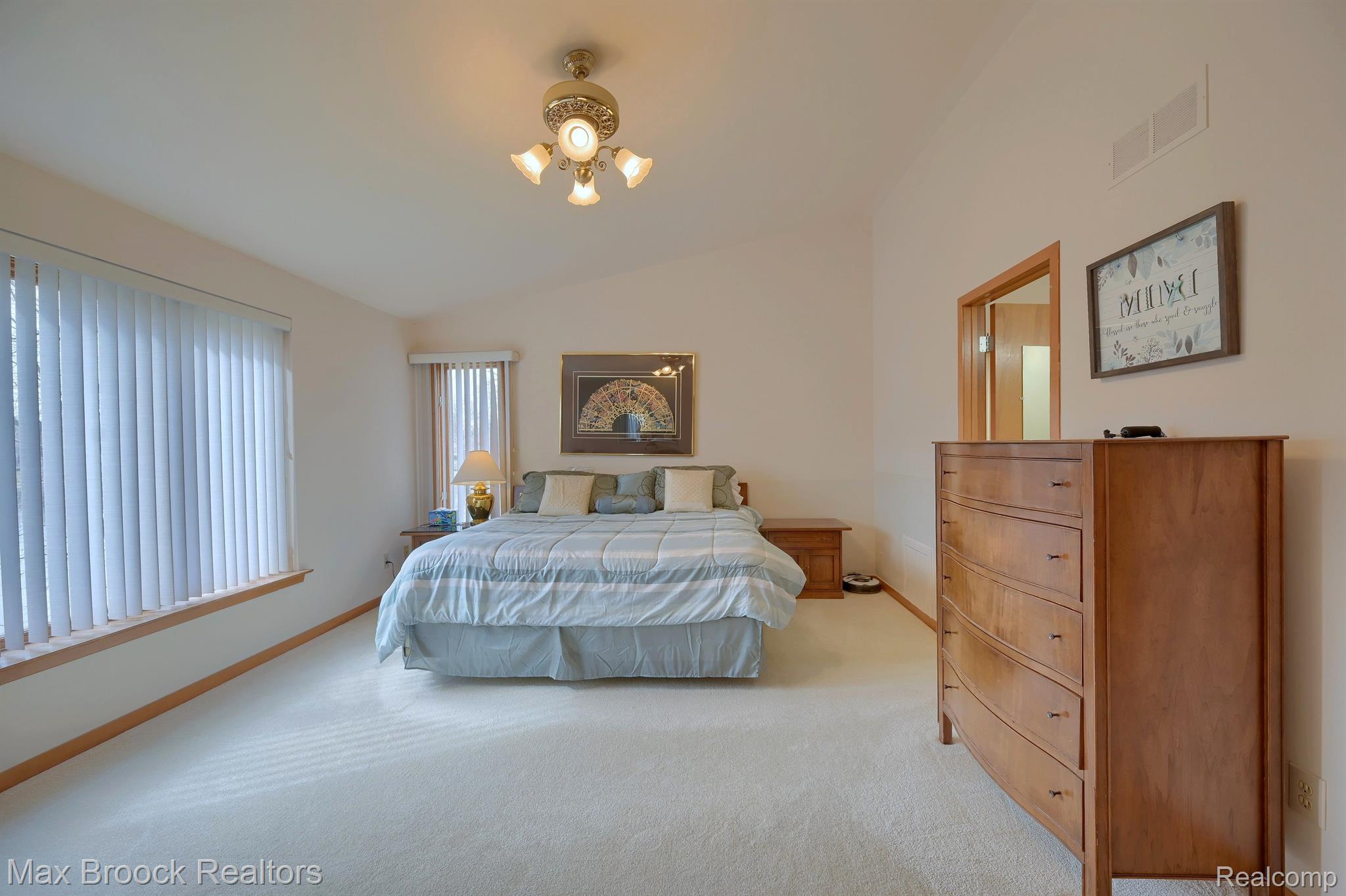 5269 POND BLUFF Drive