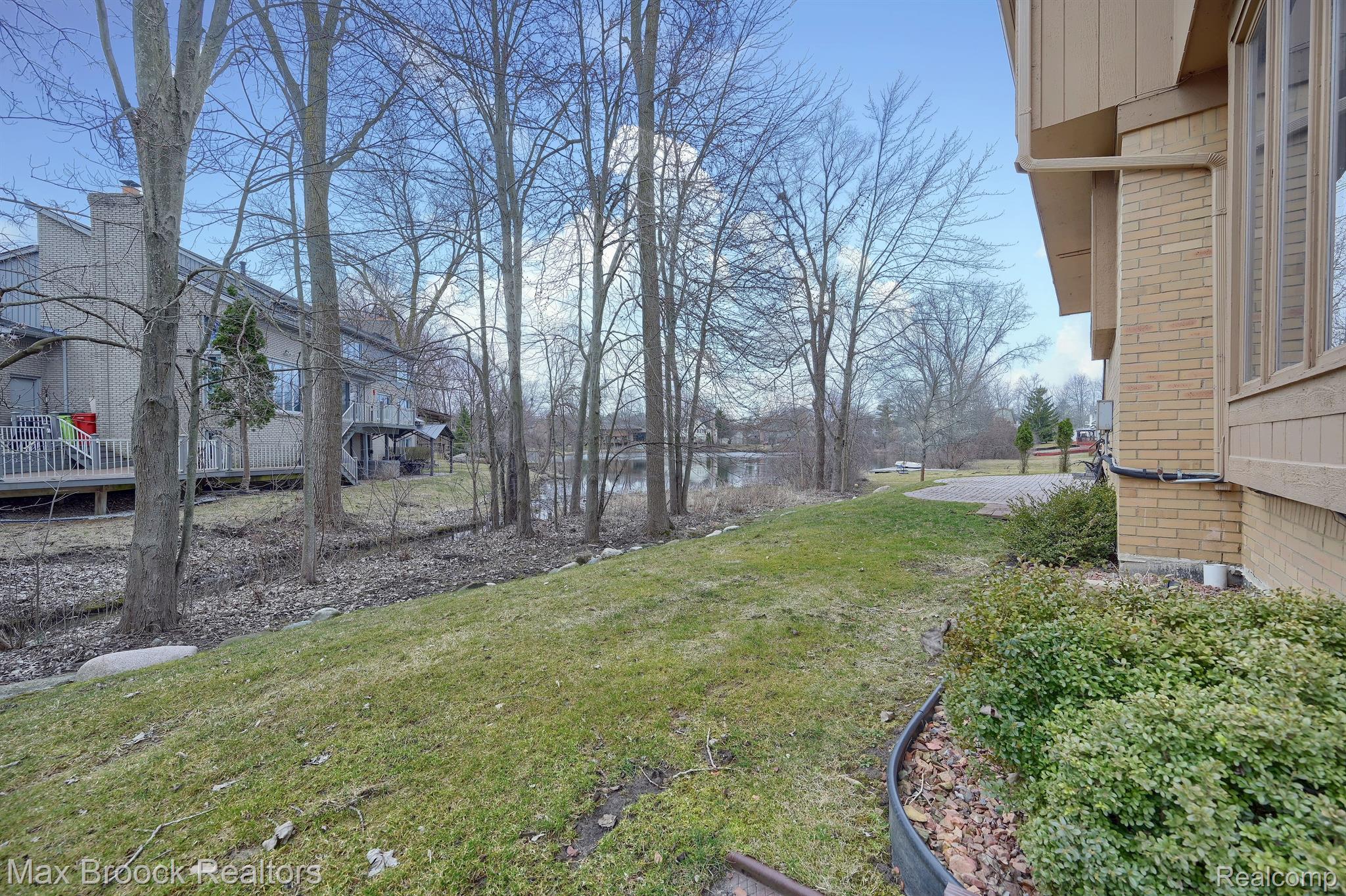 5269 POND BLUFF Drive