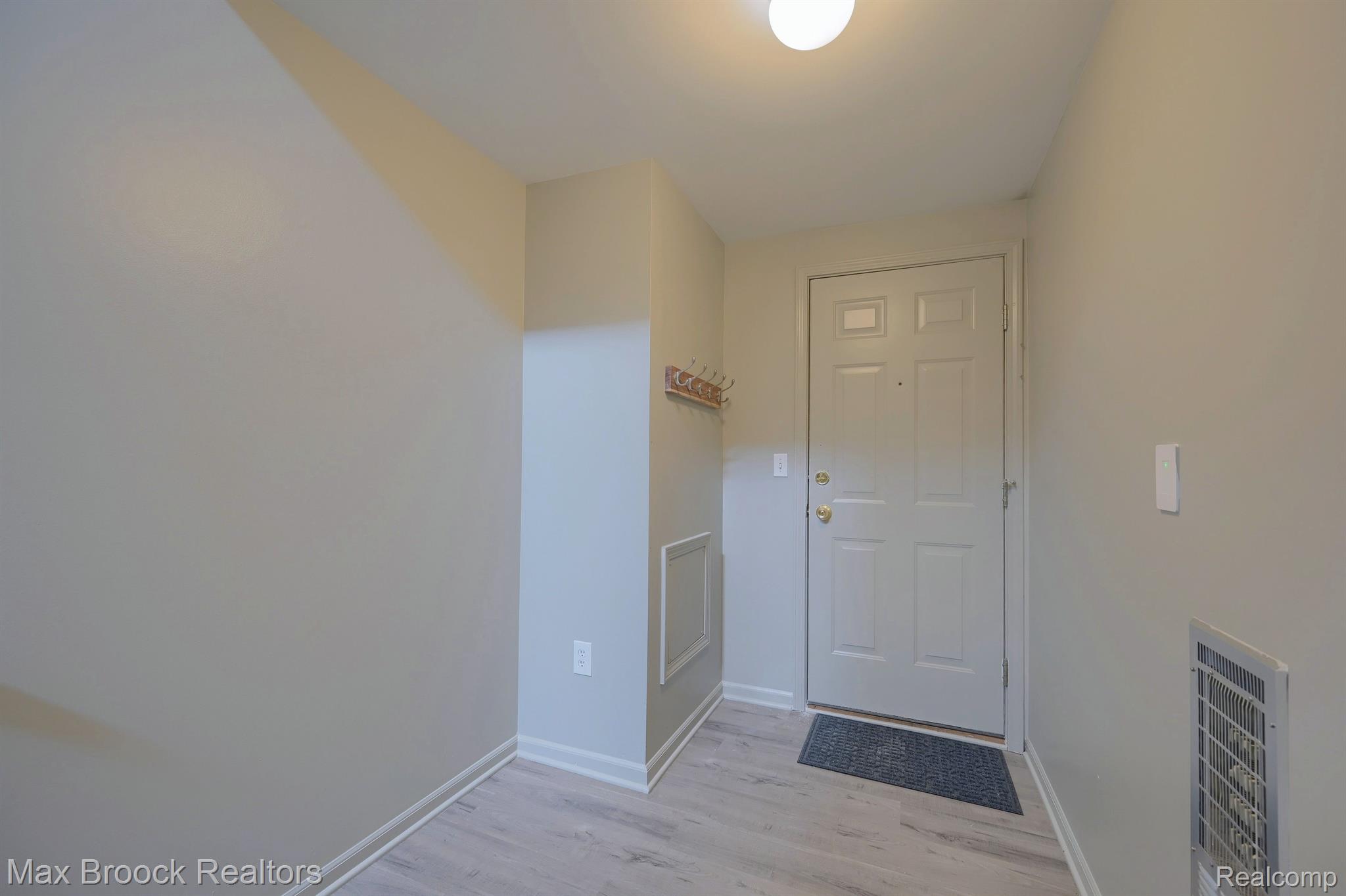 1504 MARYLAND CLUB Drive