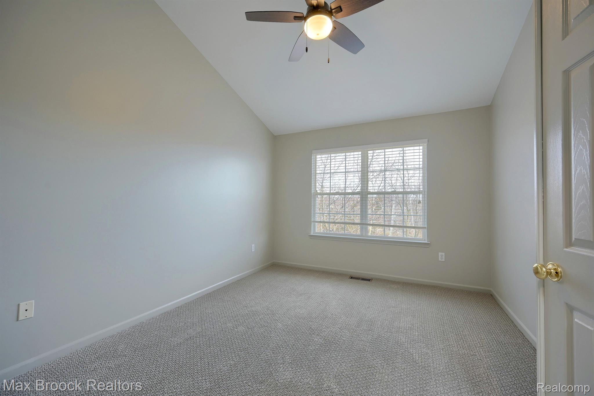 1504 MARYLAND CLUB Drive