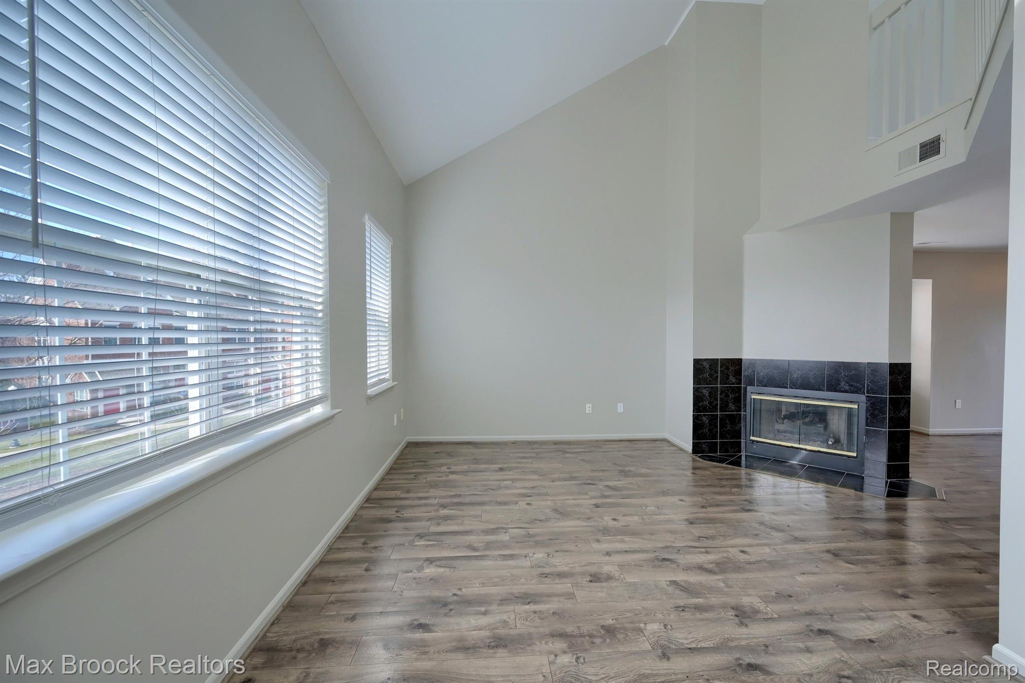 1504 MARYLAND CLUB Drive