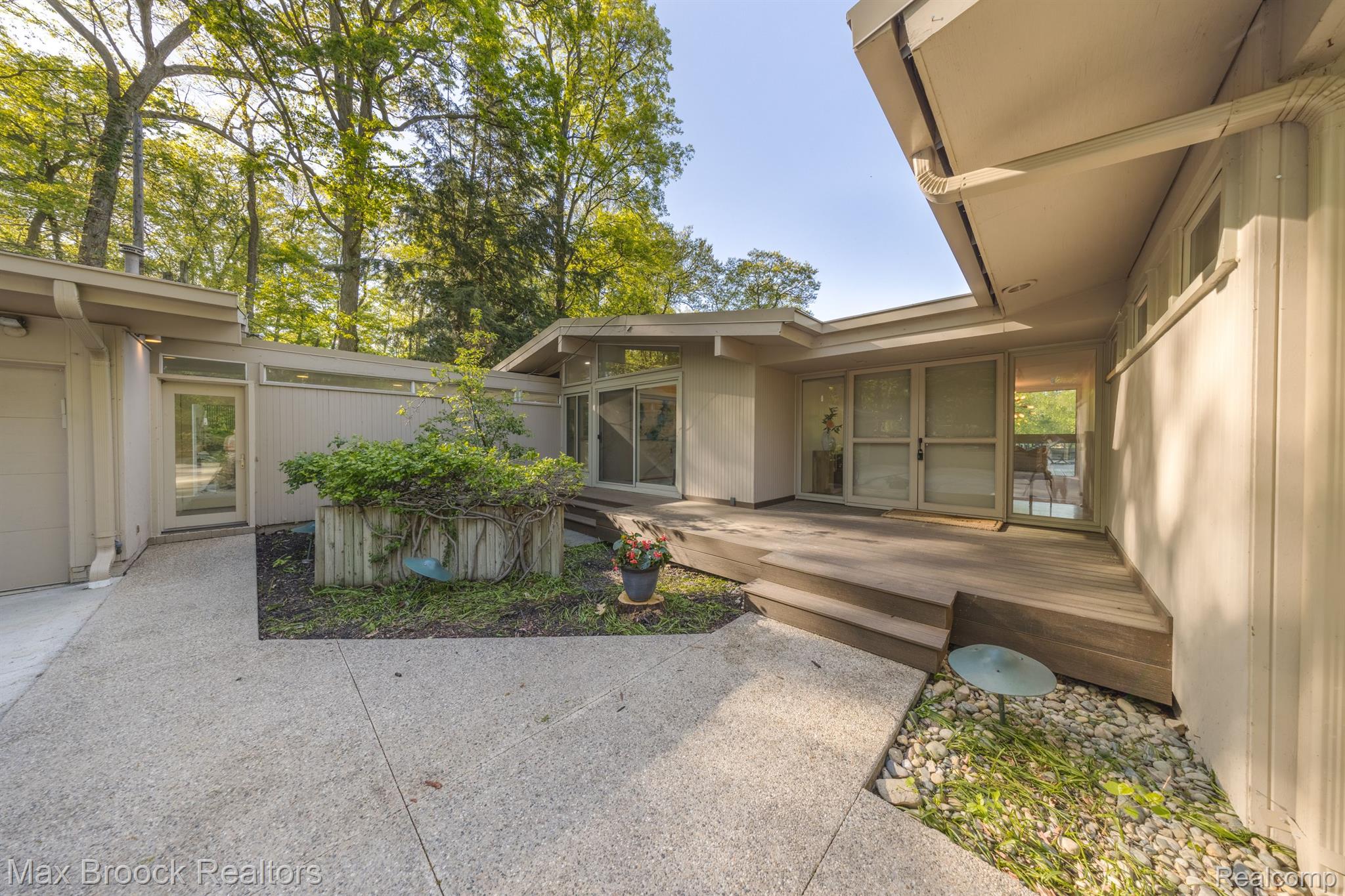 4366 RISDON Court