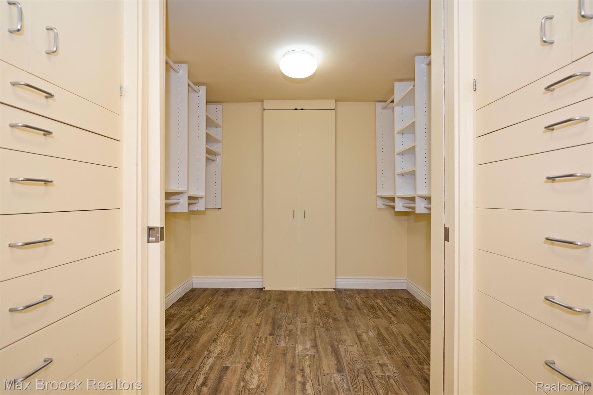 4366 RISDON Court
