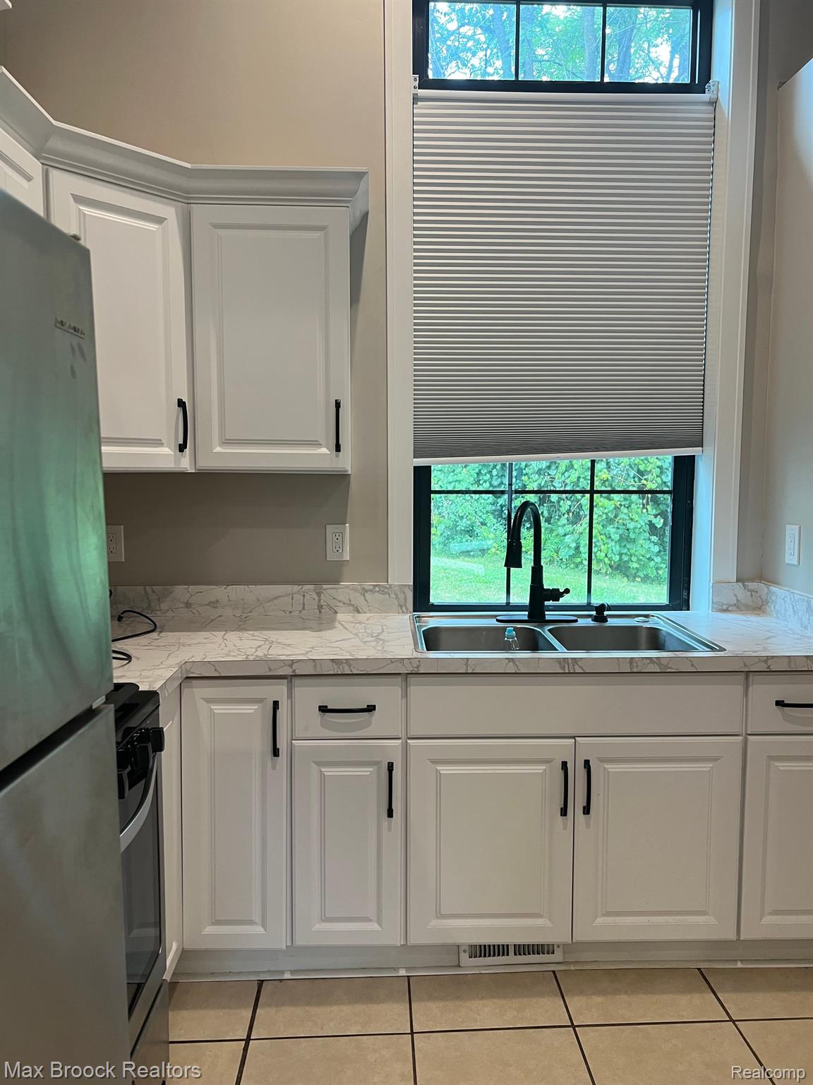 3575 UNIT E CASS ELIZABETH Road