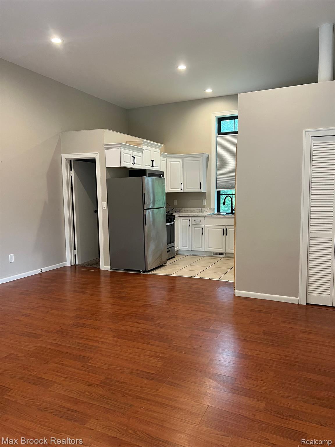 3575 UNIT E CASS ELIZABETH Road