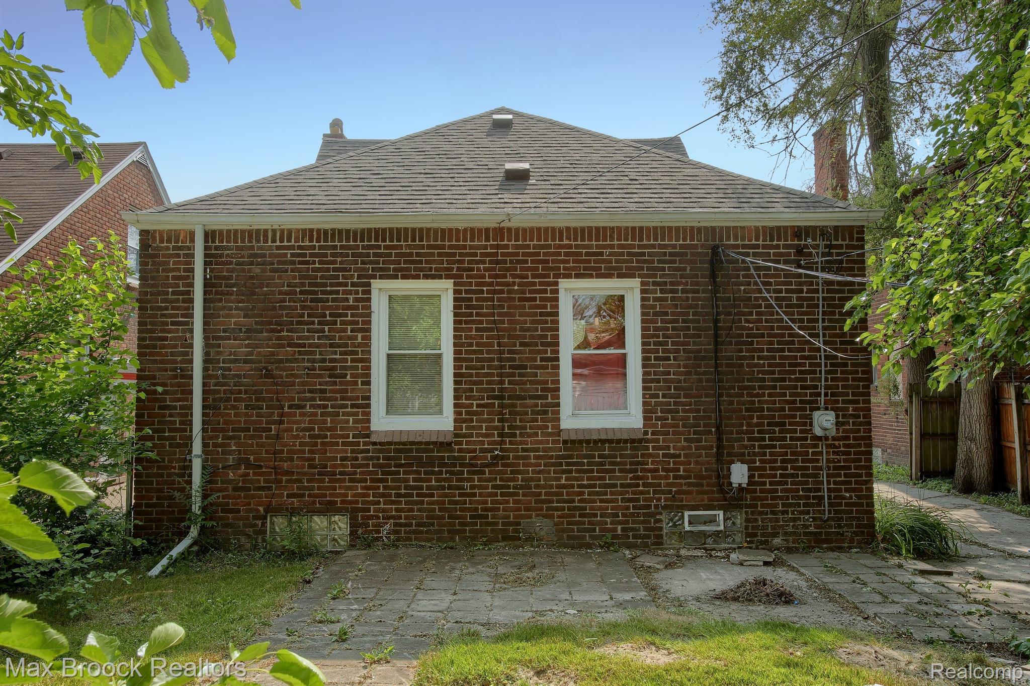 16587 FREELAND Street