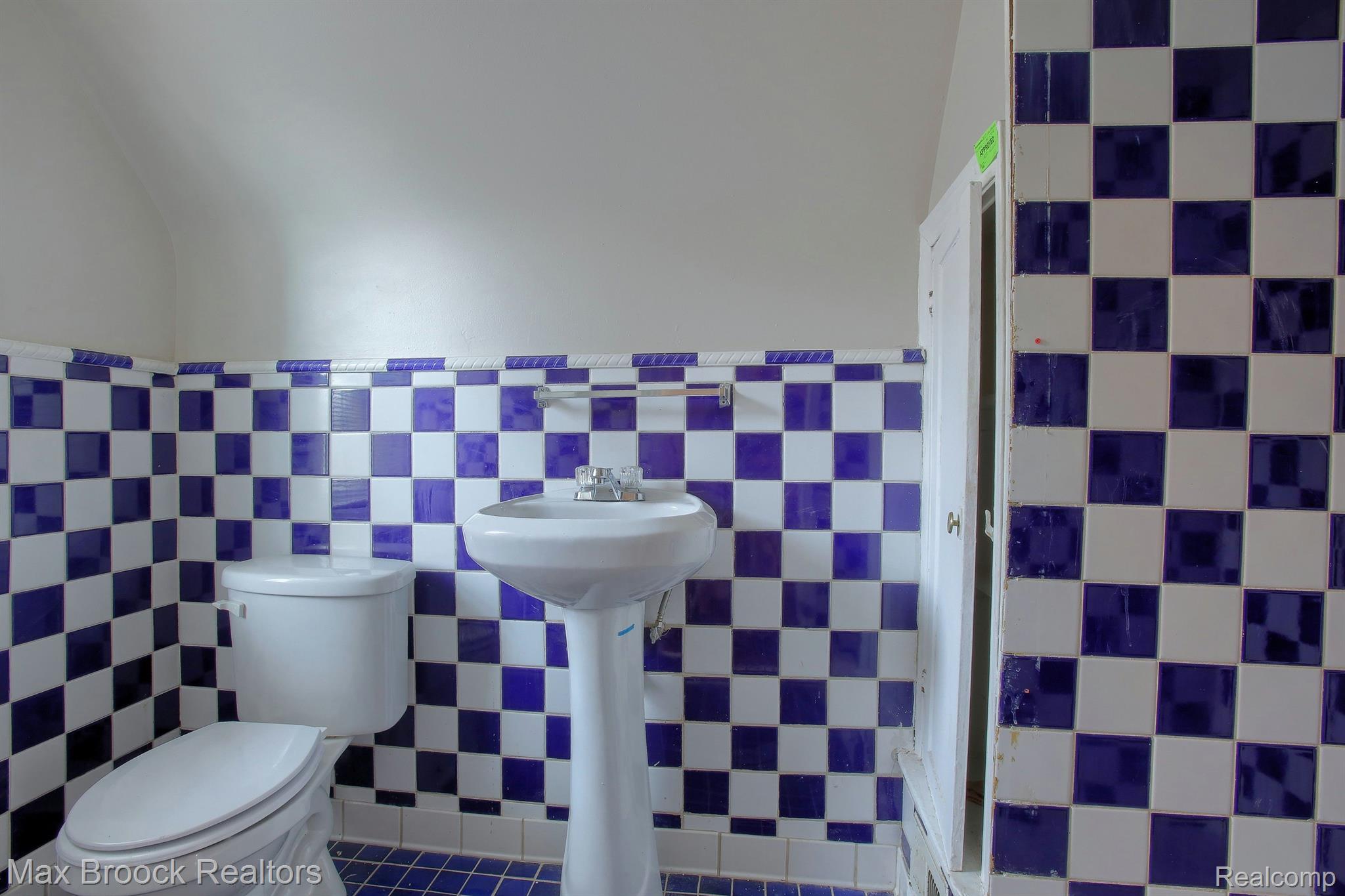 16587 FREELAND Street