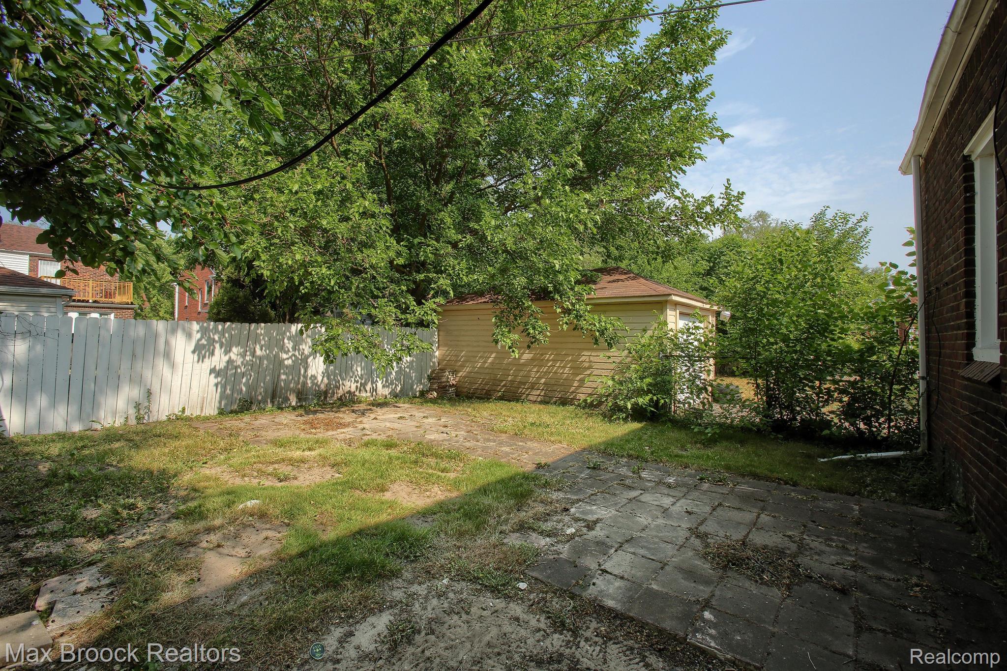 16587 FREELAND Street