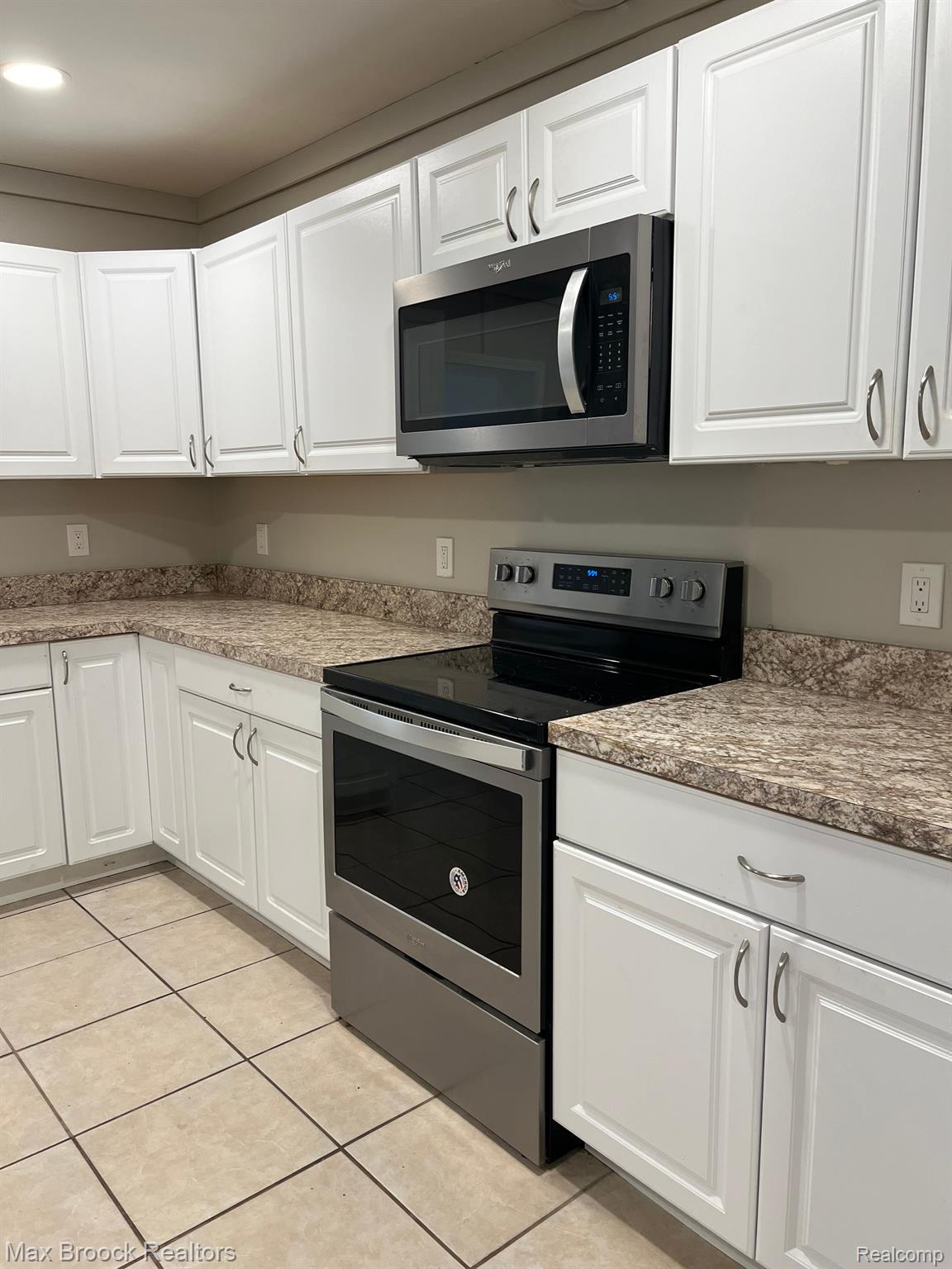 4235 CASS ELIZABETH UNIT A Road