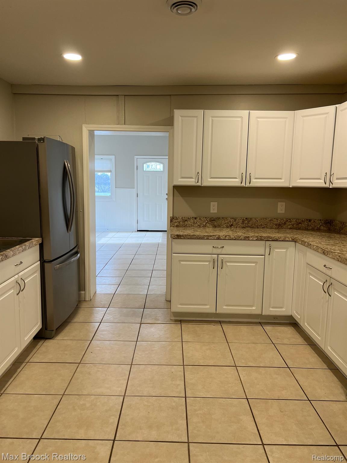 4235 CASS ELIZABETH UNIT A Road
