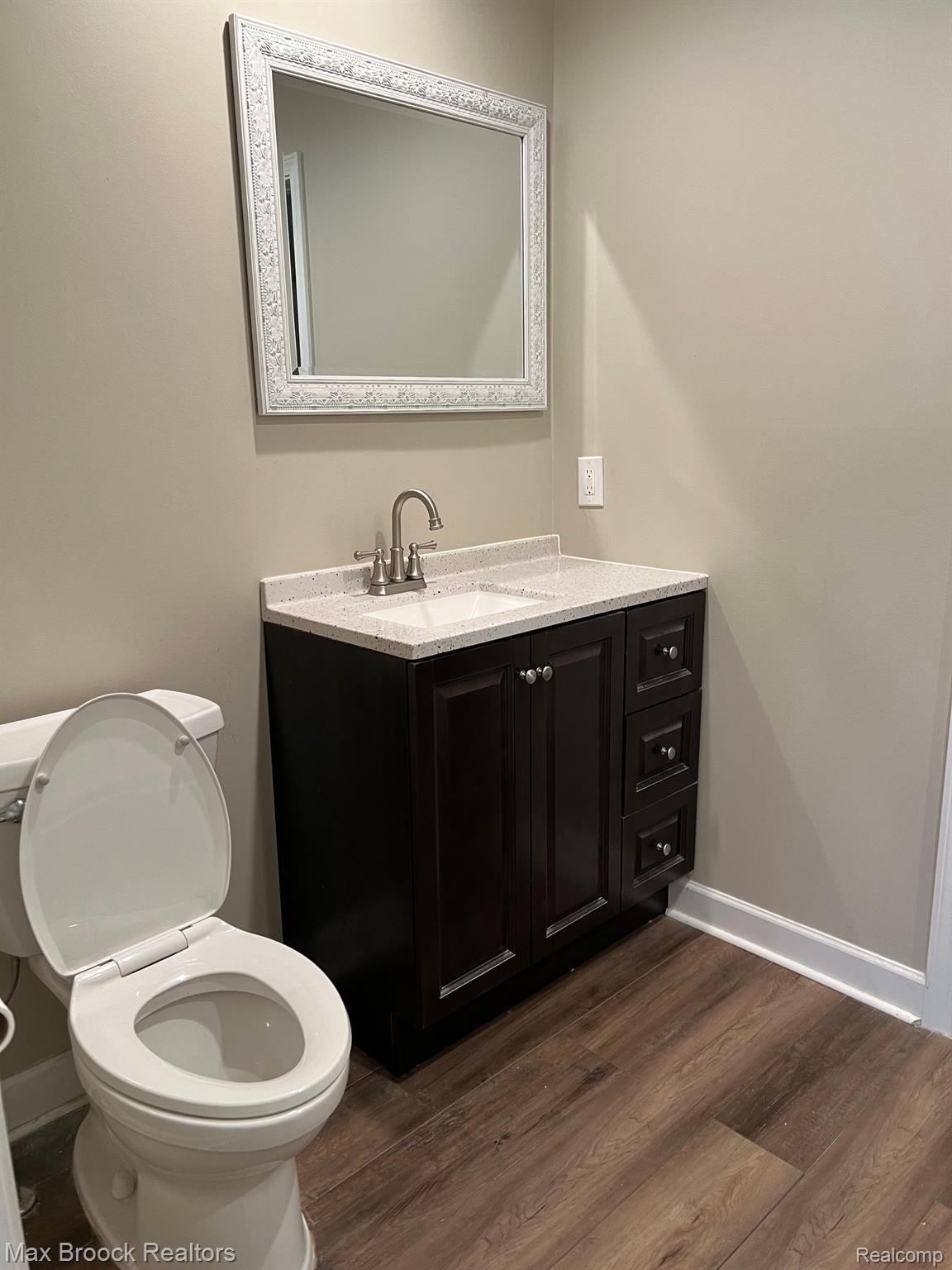 4235 CASS ELIZABETH UNIT A Road