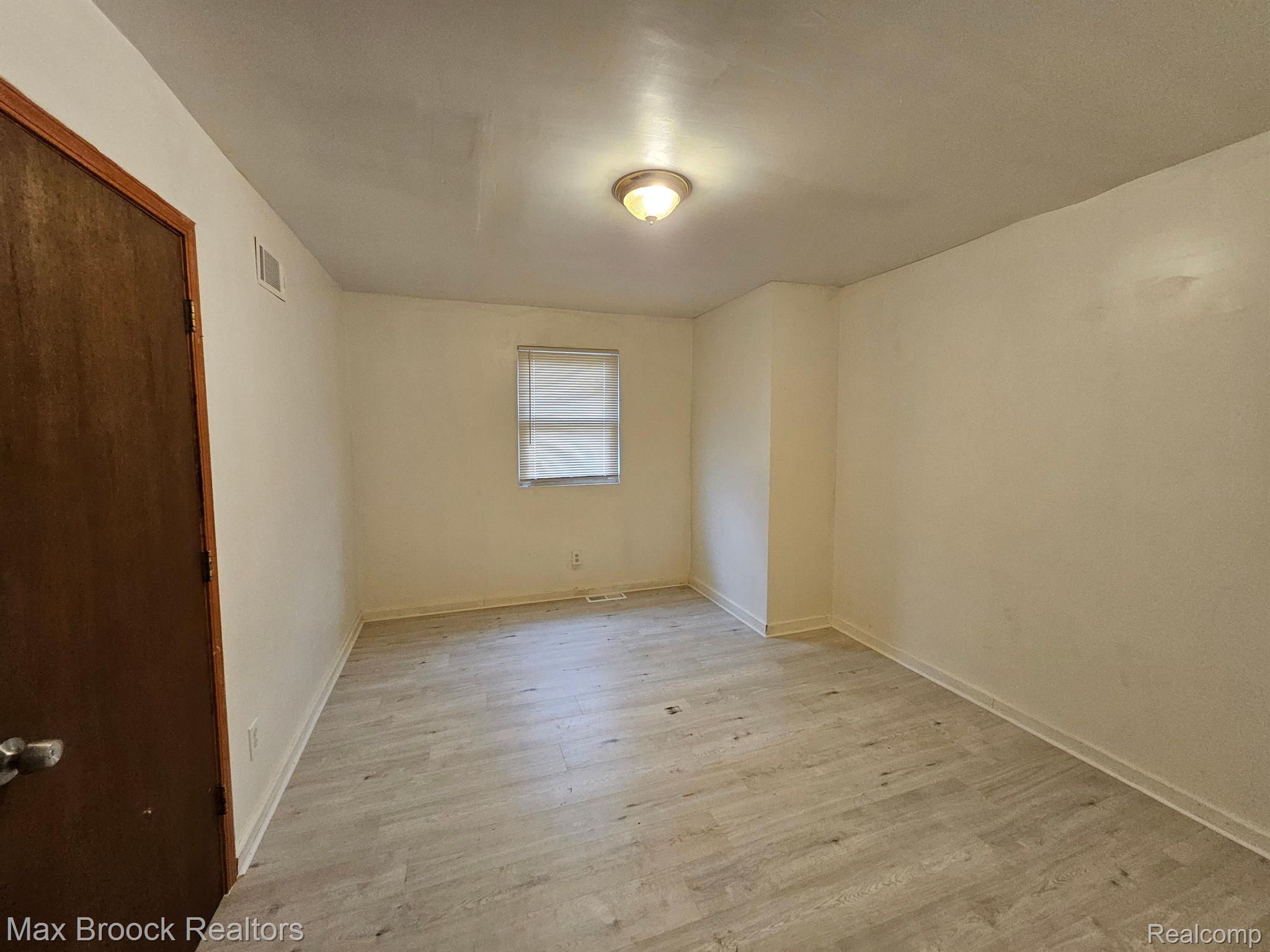 68 N ASTOR Street