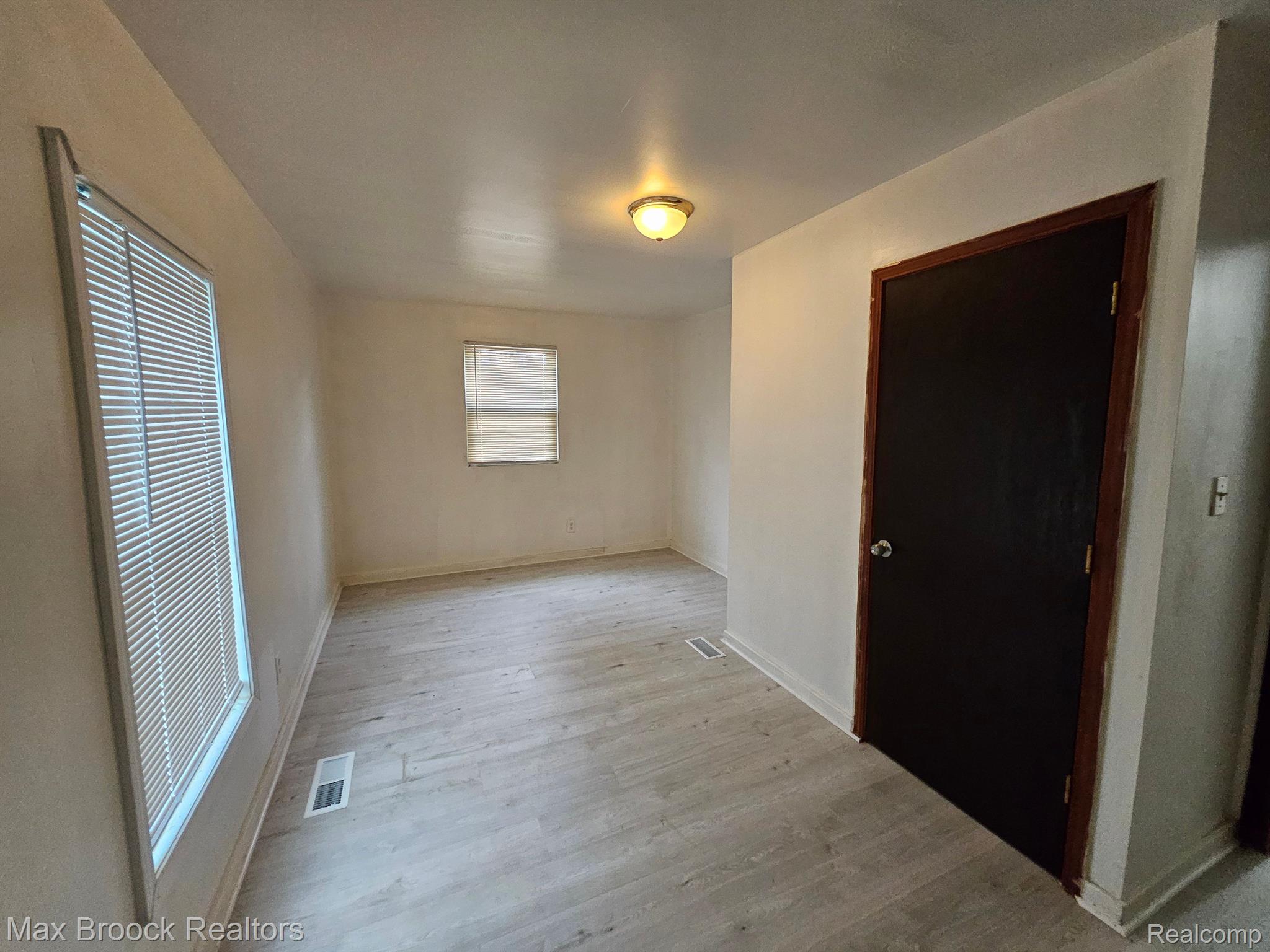 68 N ASTOR Street
