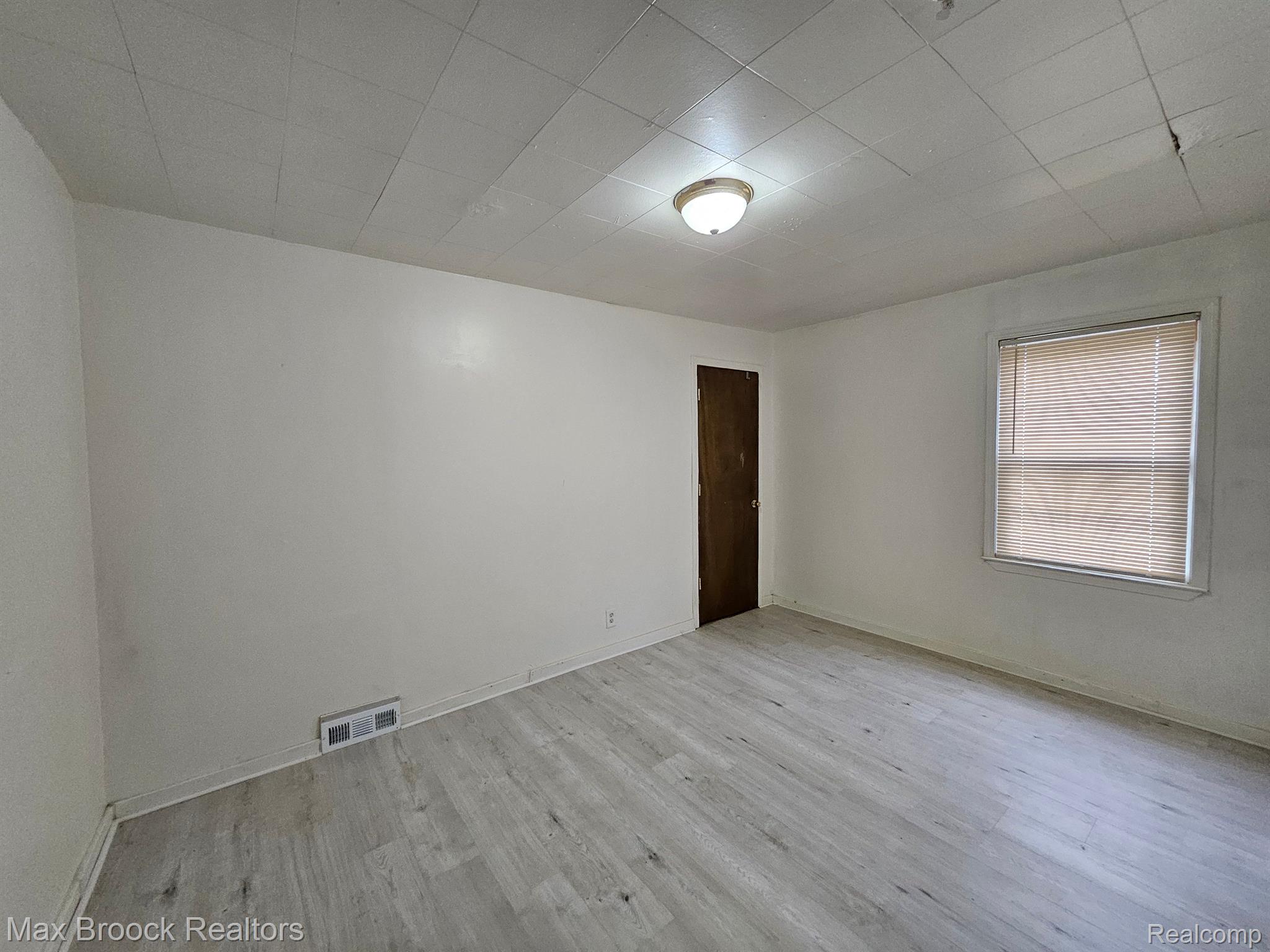 68 N ASTOR Street
