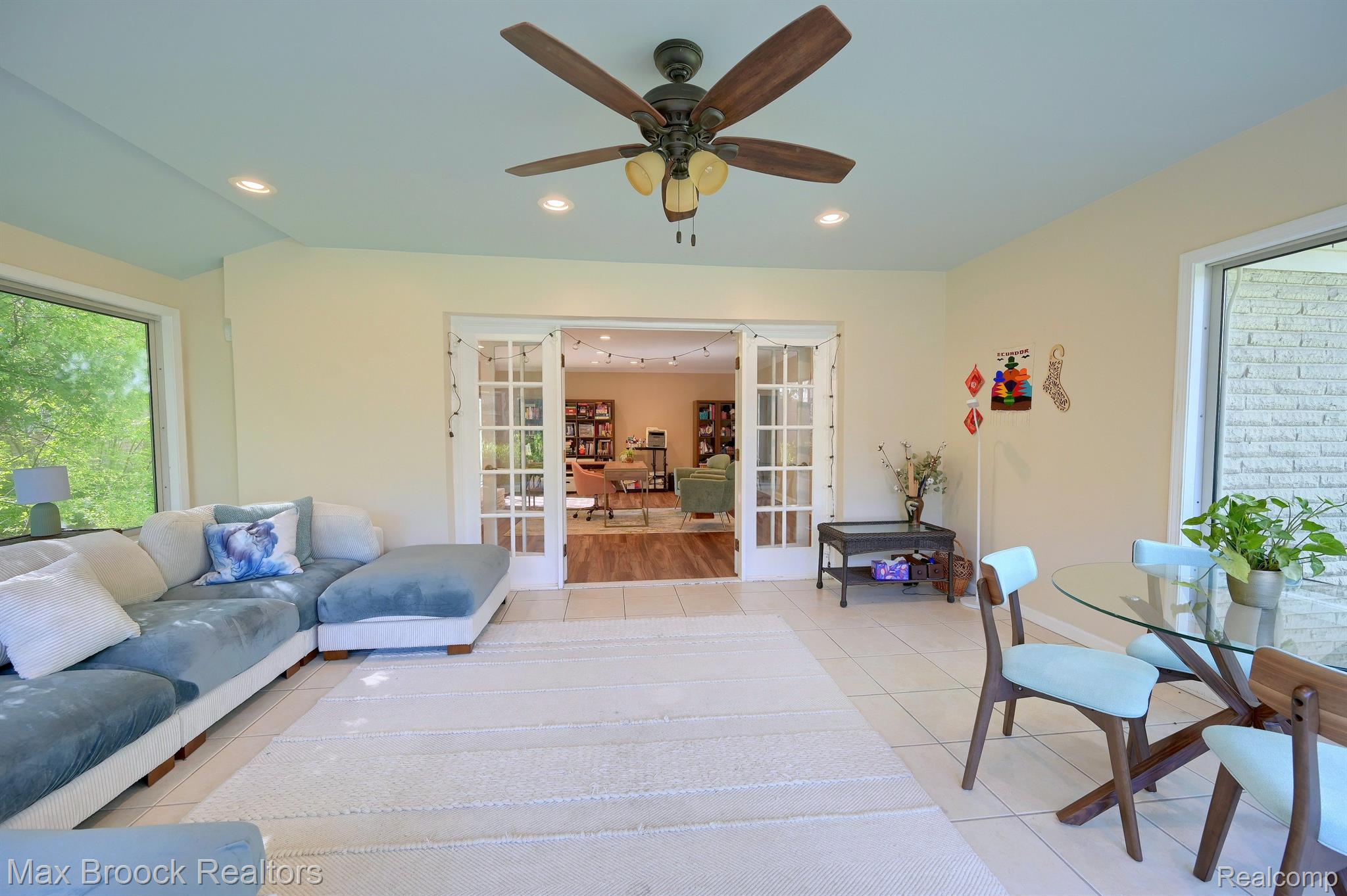 3156 WOODLAND RIDGE Drive