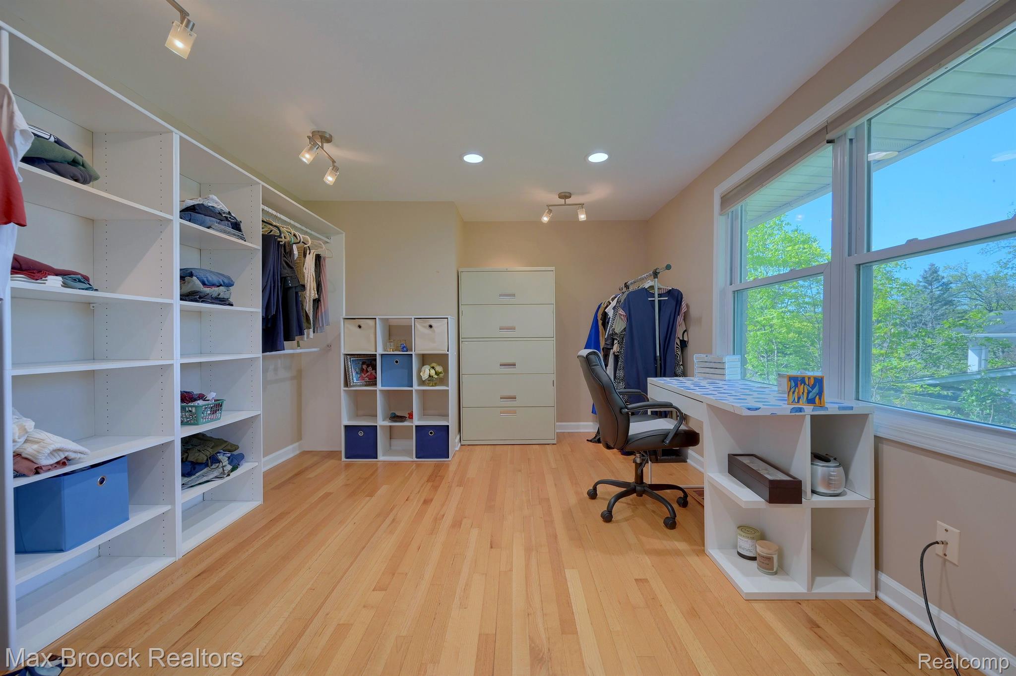 3156 WOODLAND RIDGE Drive