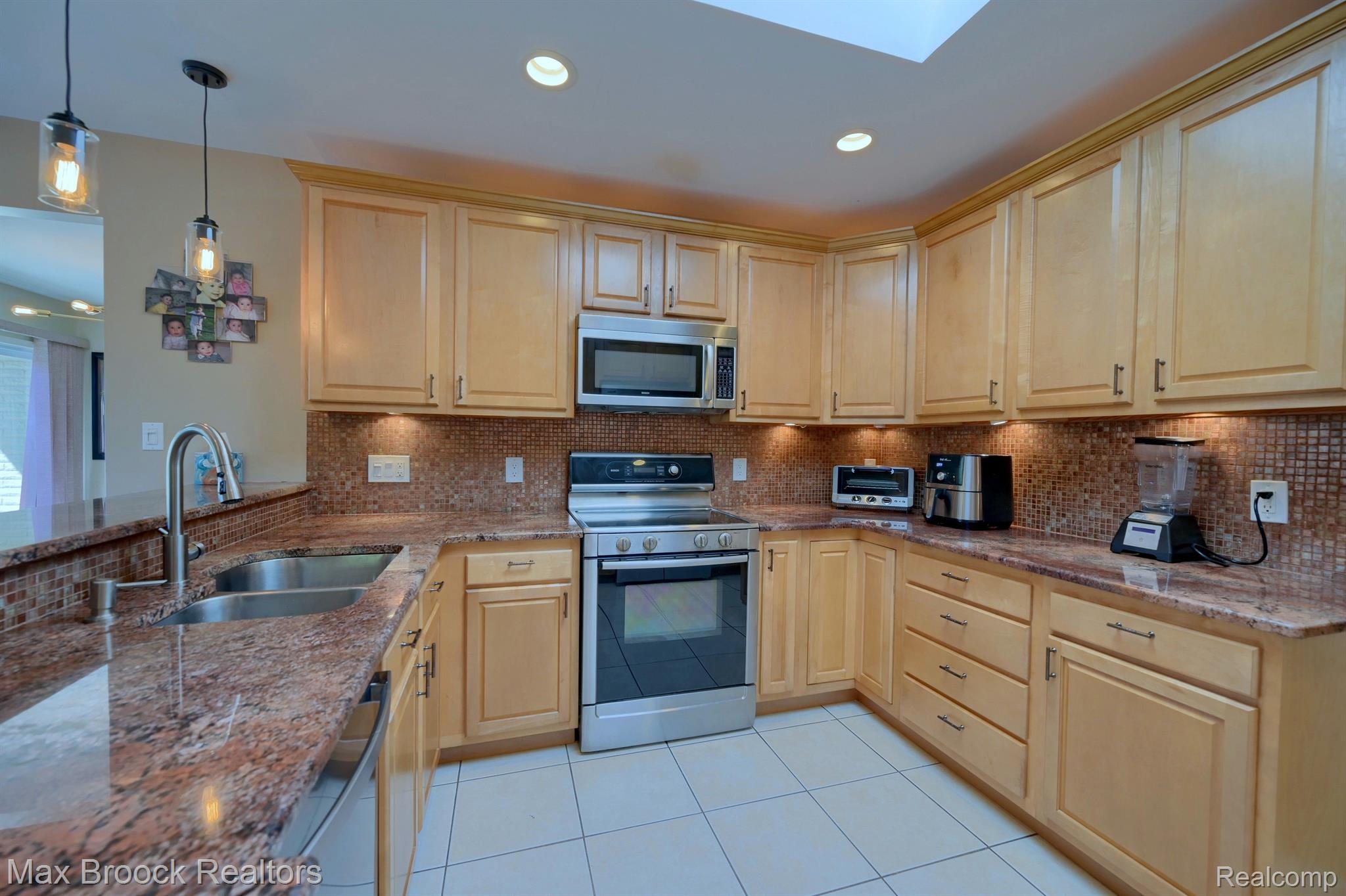 3156 WOODLAND RIDGE Drive