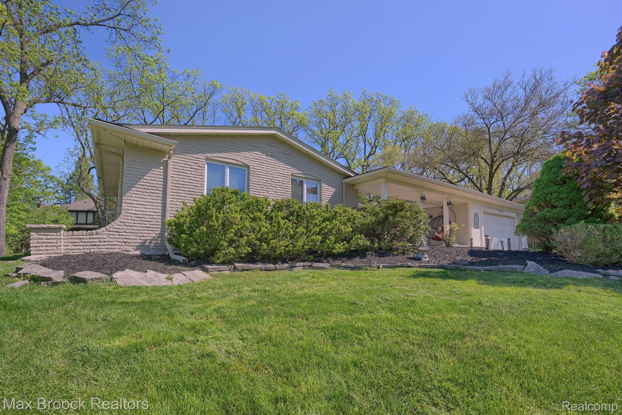 3156 WOODLAND RIDGE Drive