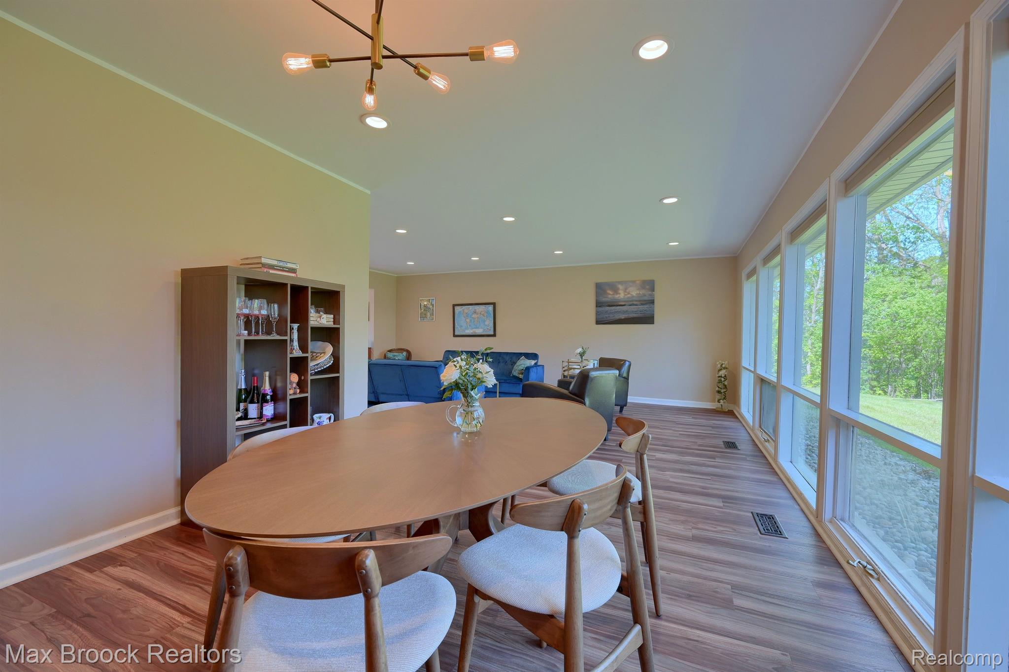3156 WOODLAND RIDGE Drive