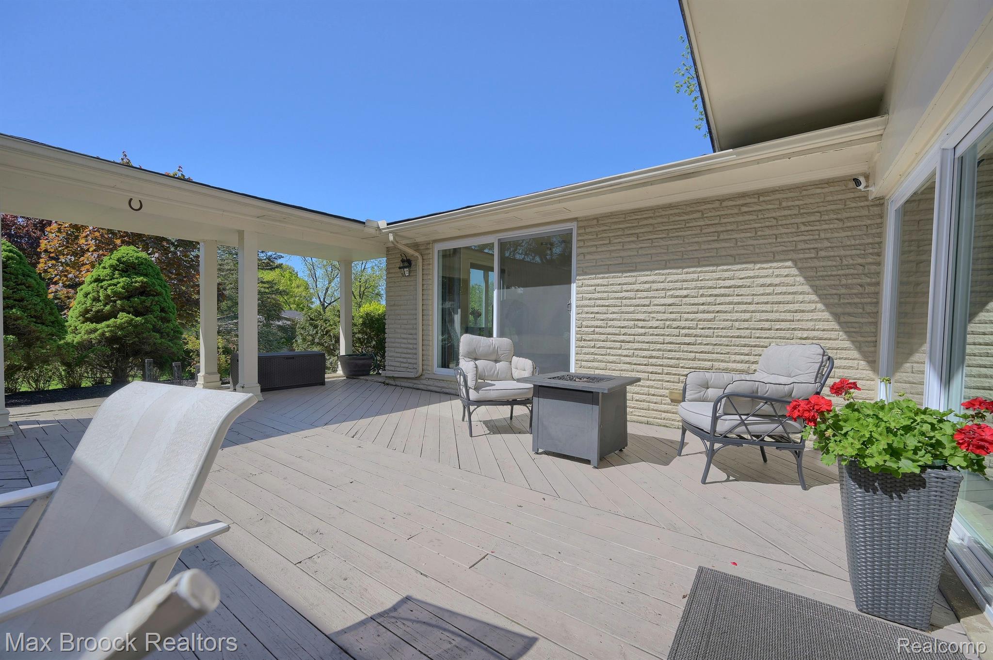 3156 WOODLAND RIDGE Drive