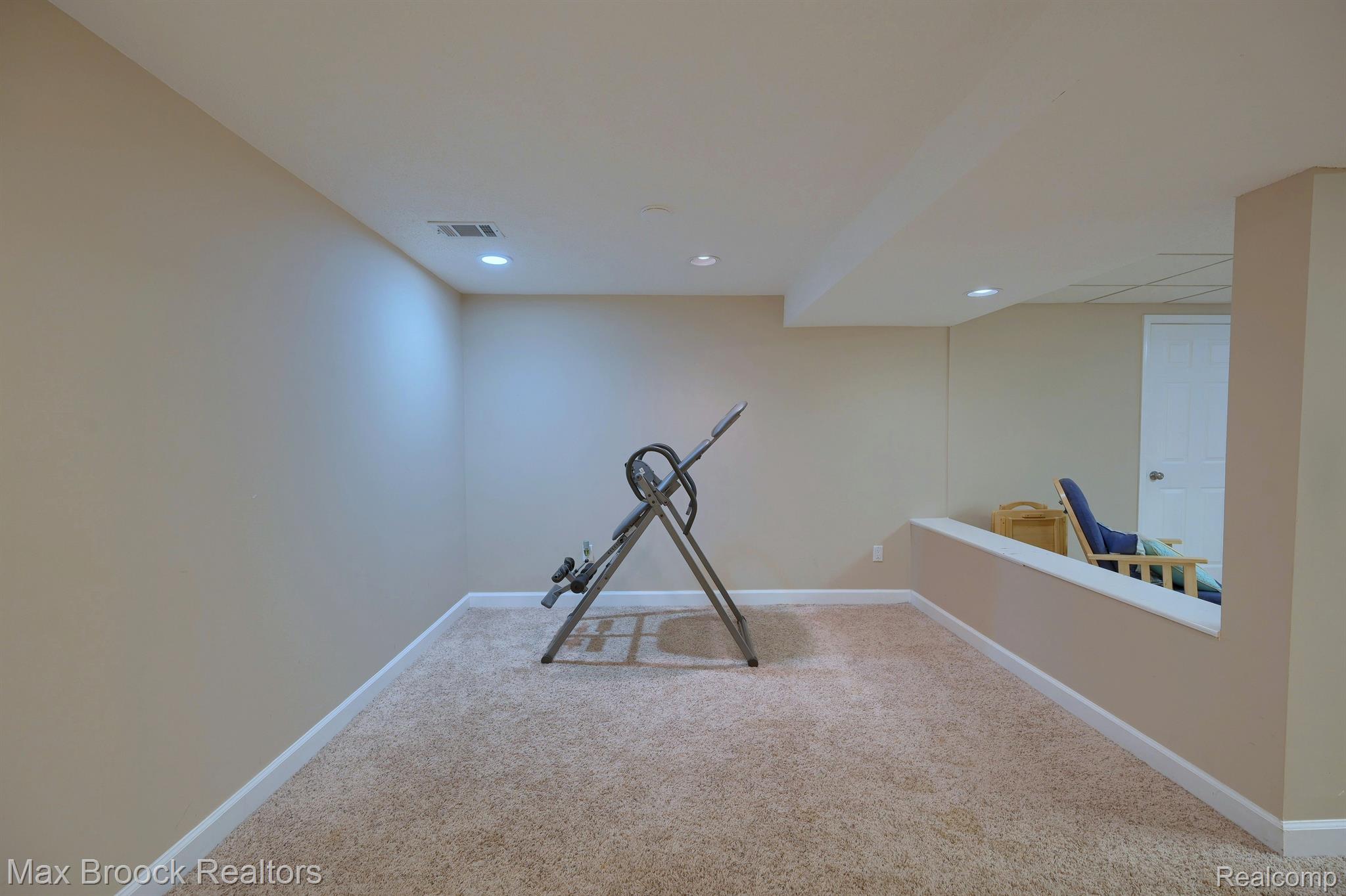 3156 WOODLAND RIDGE Drive