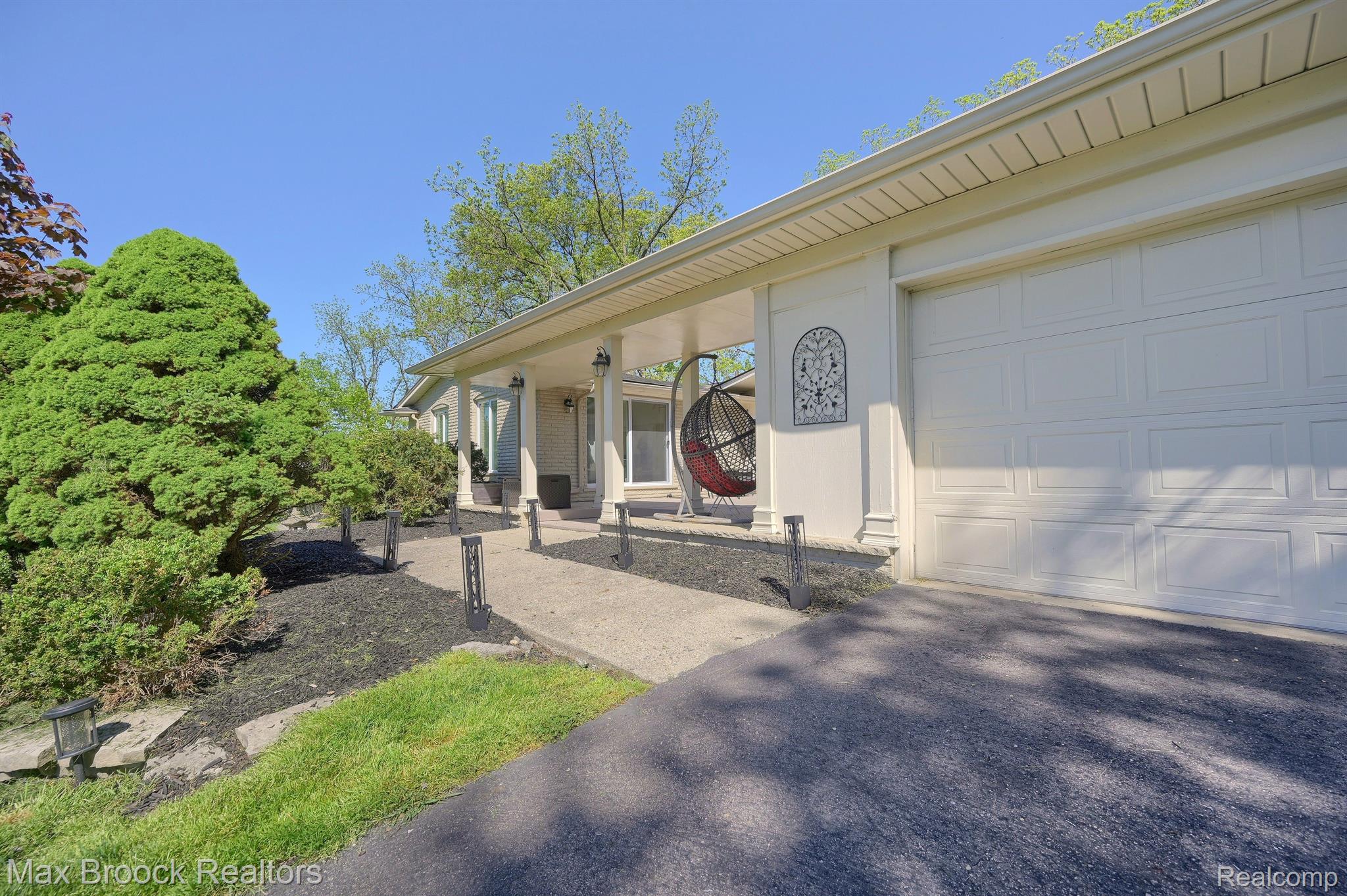 3156 WOODLAND RIDGE Drive