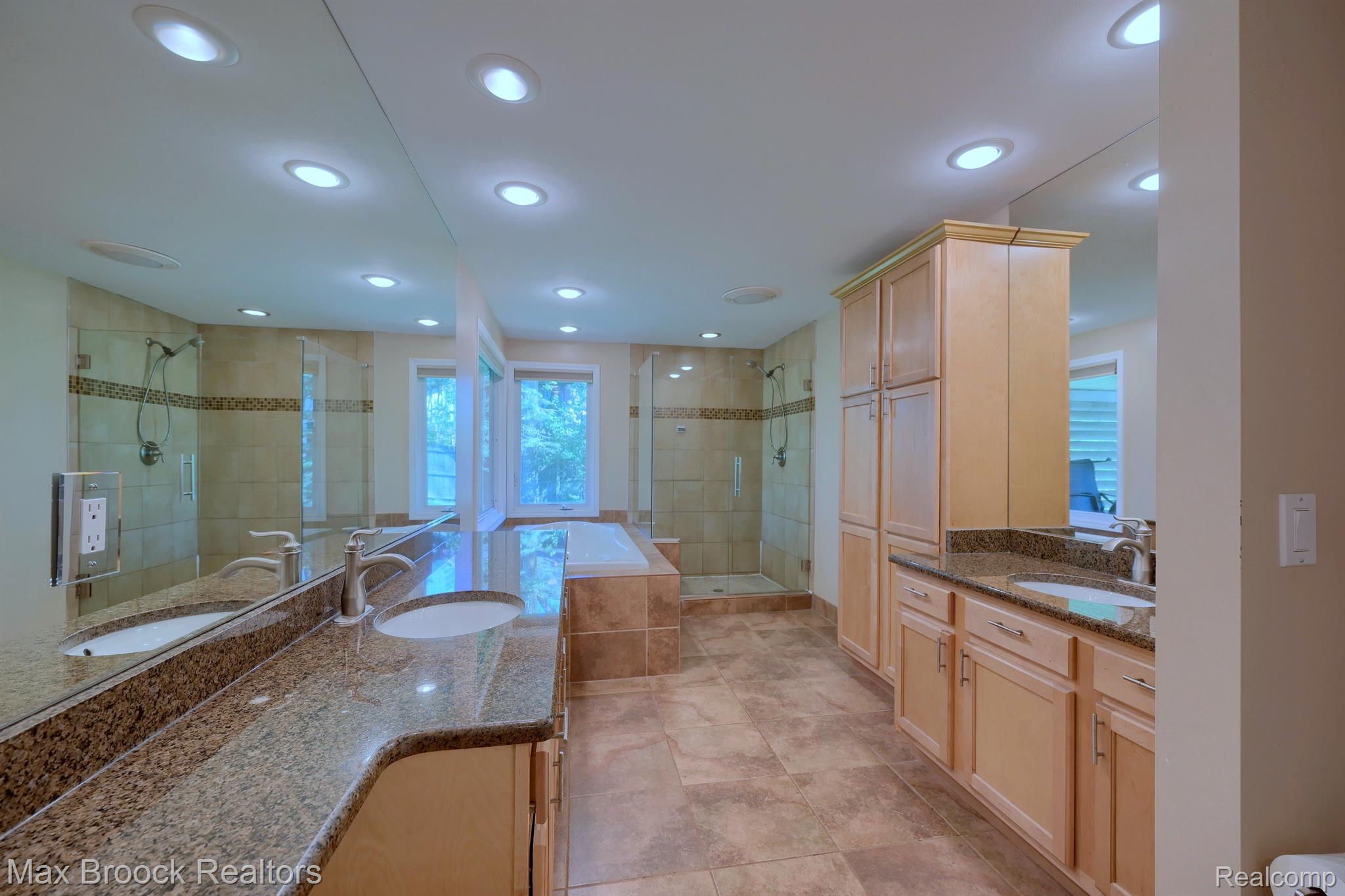 3156 WOODLAND RIDGE Drive