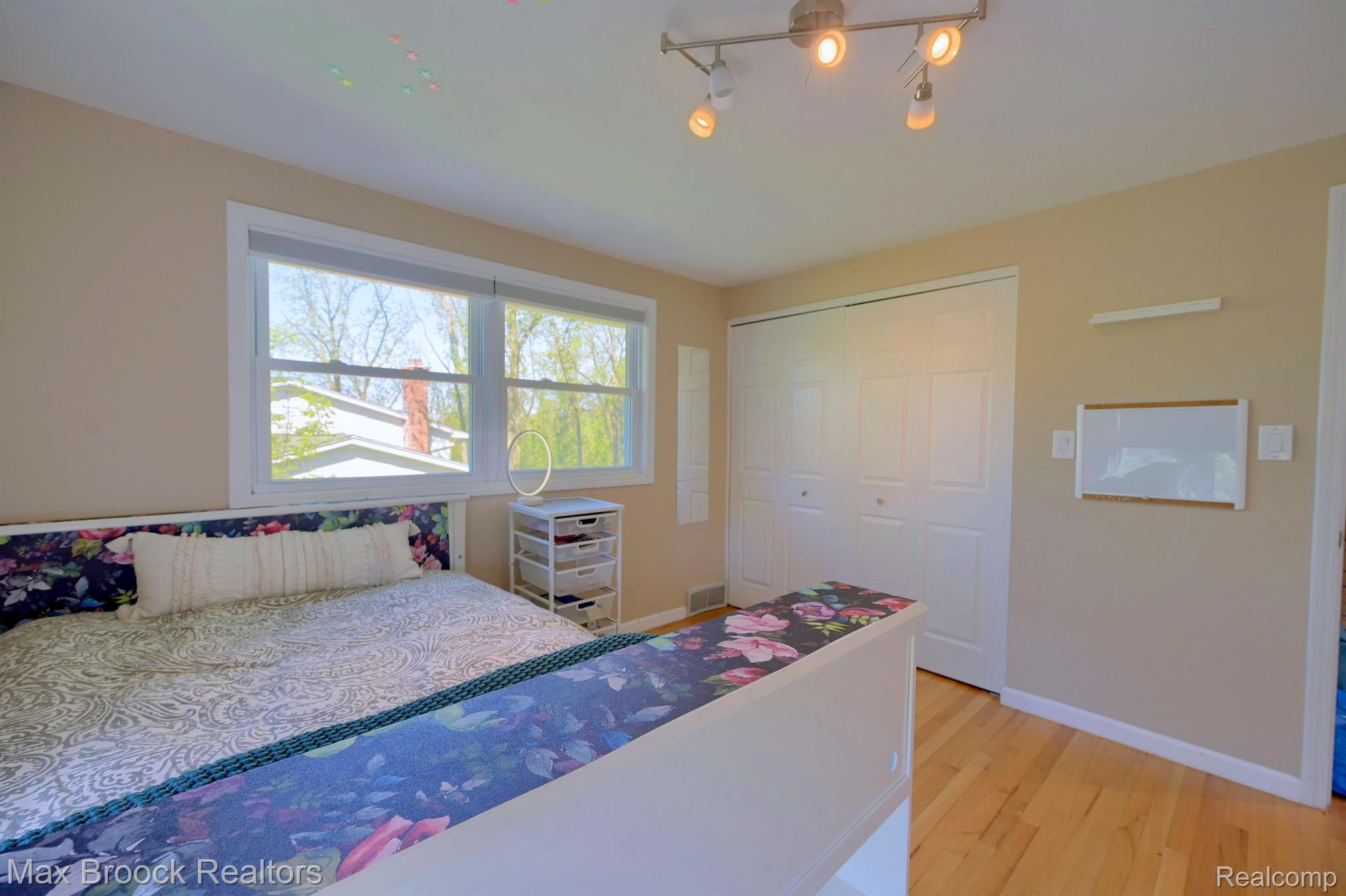 3156 WOODLAND RIDGE Drive
