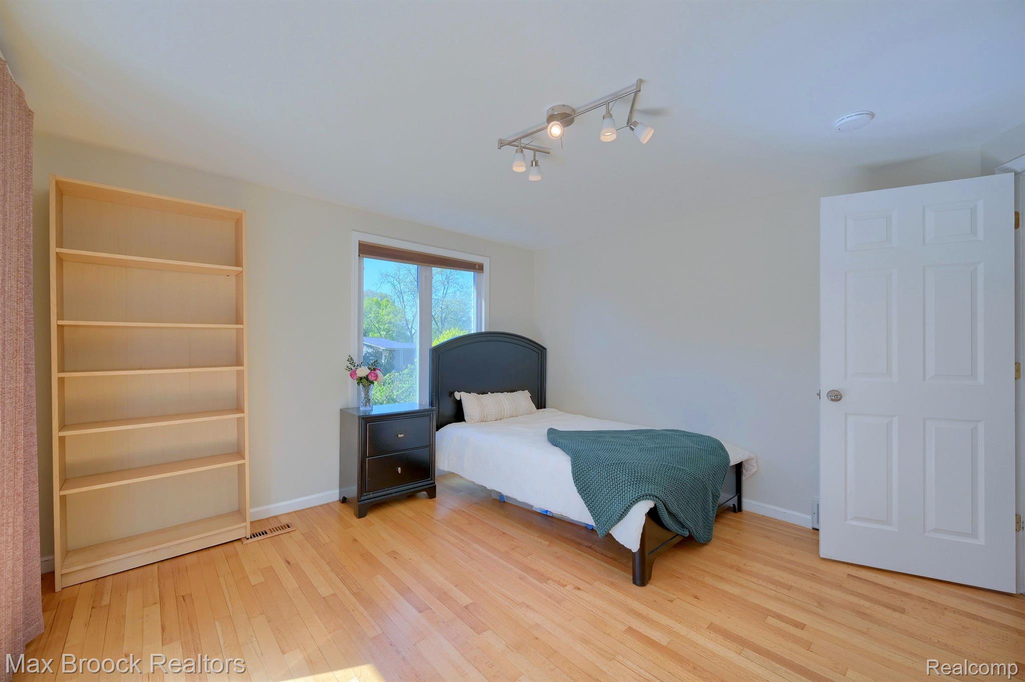 3156 WOODLAND RIDGE Drive