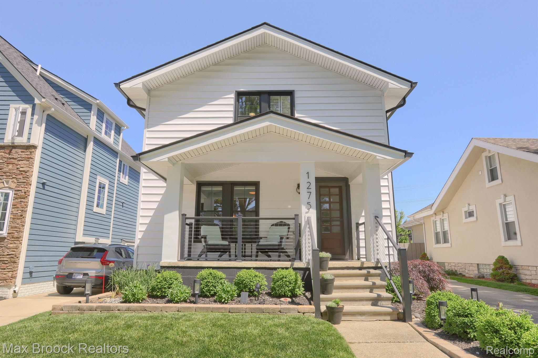 1275 DAVIS Avenue