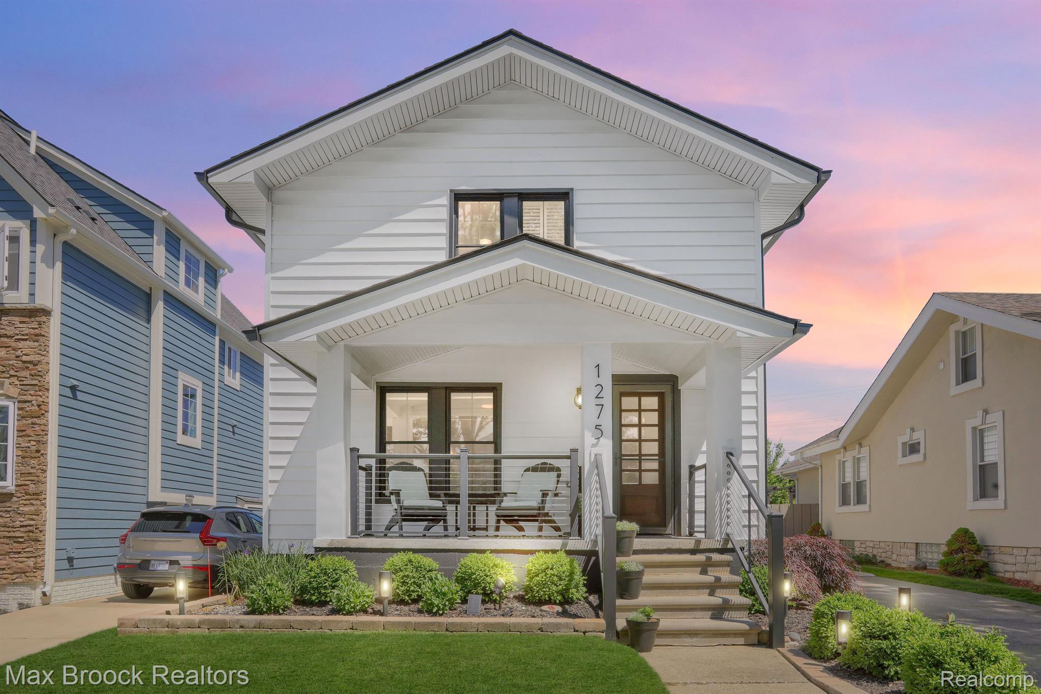 1275 DAVIS Avenue