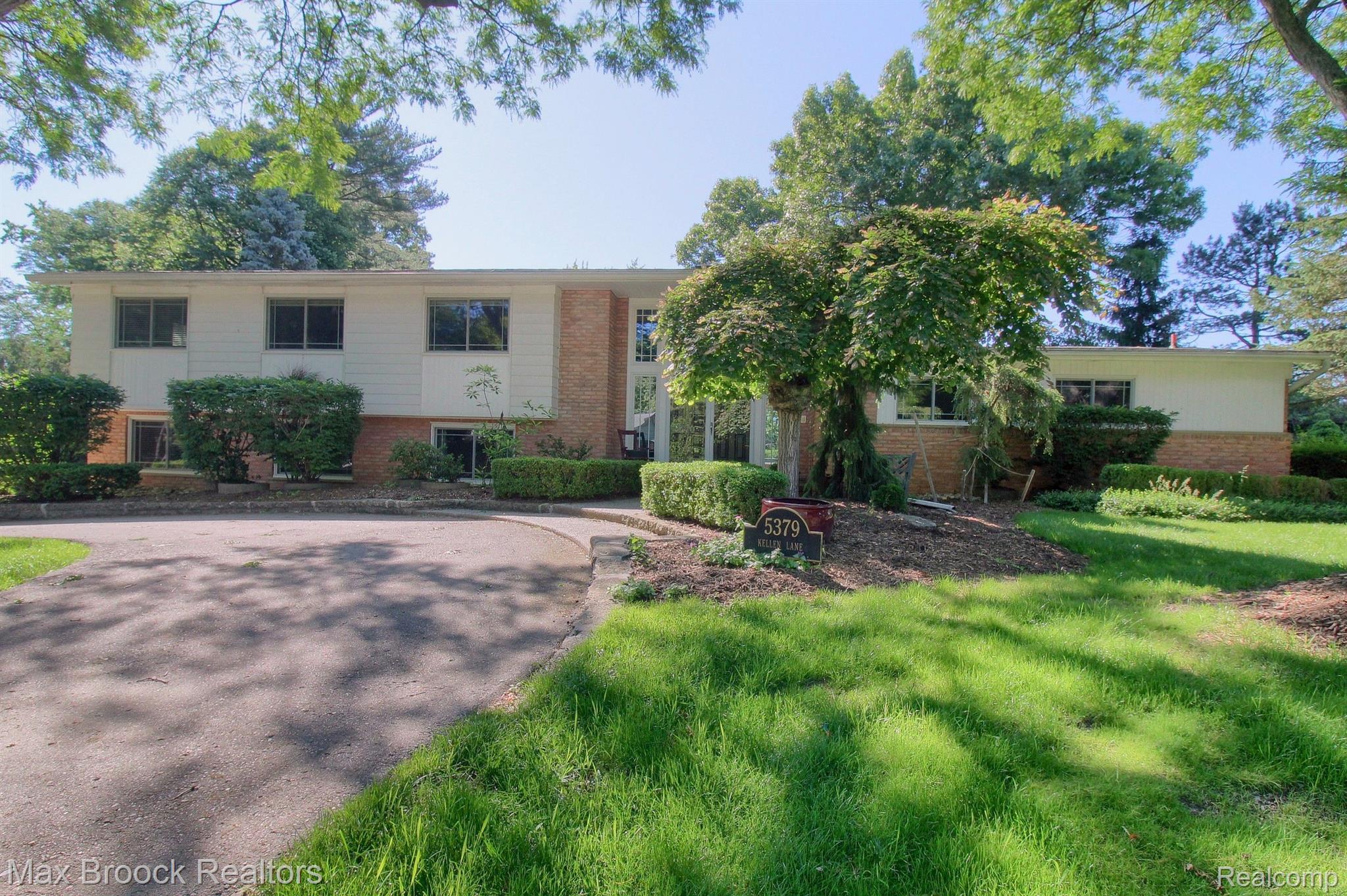 5379 KELLEN Lane