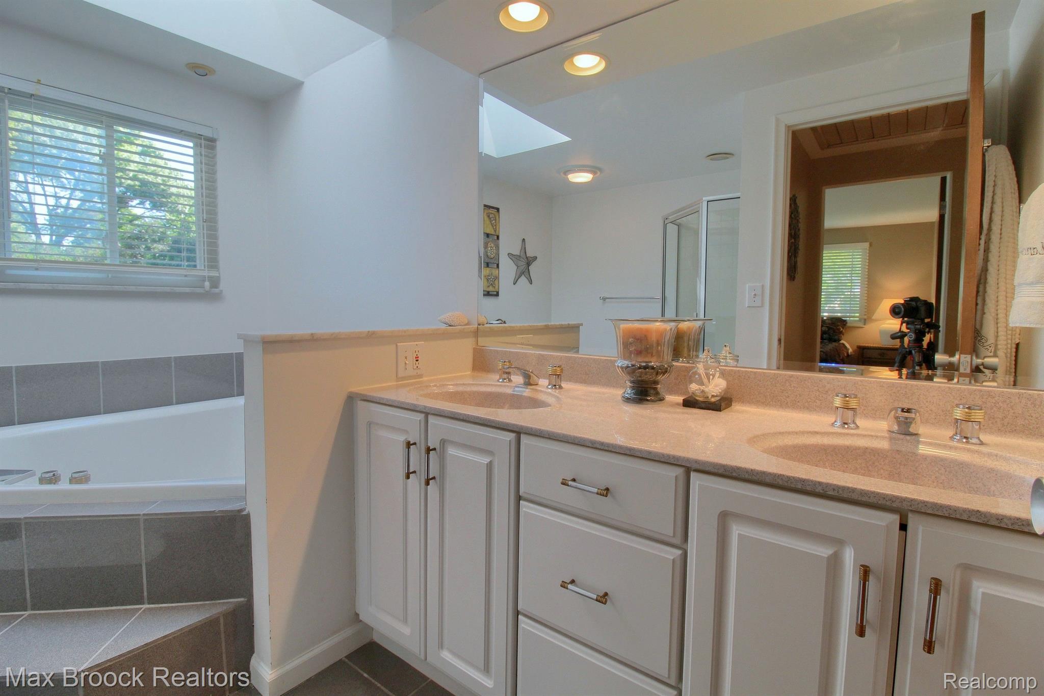 5379 KELLEN Lane