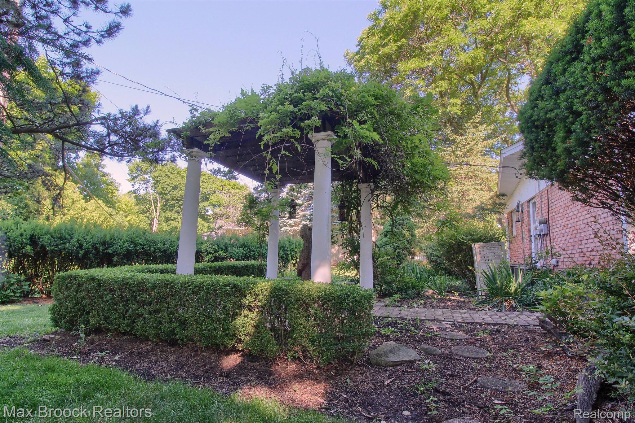 5379 KELLEN Lane
